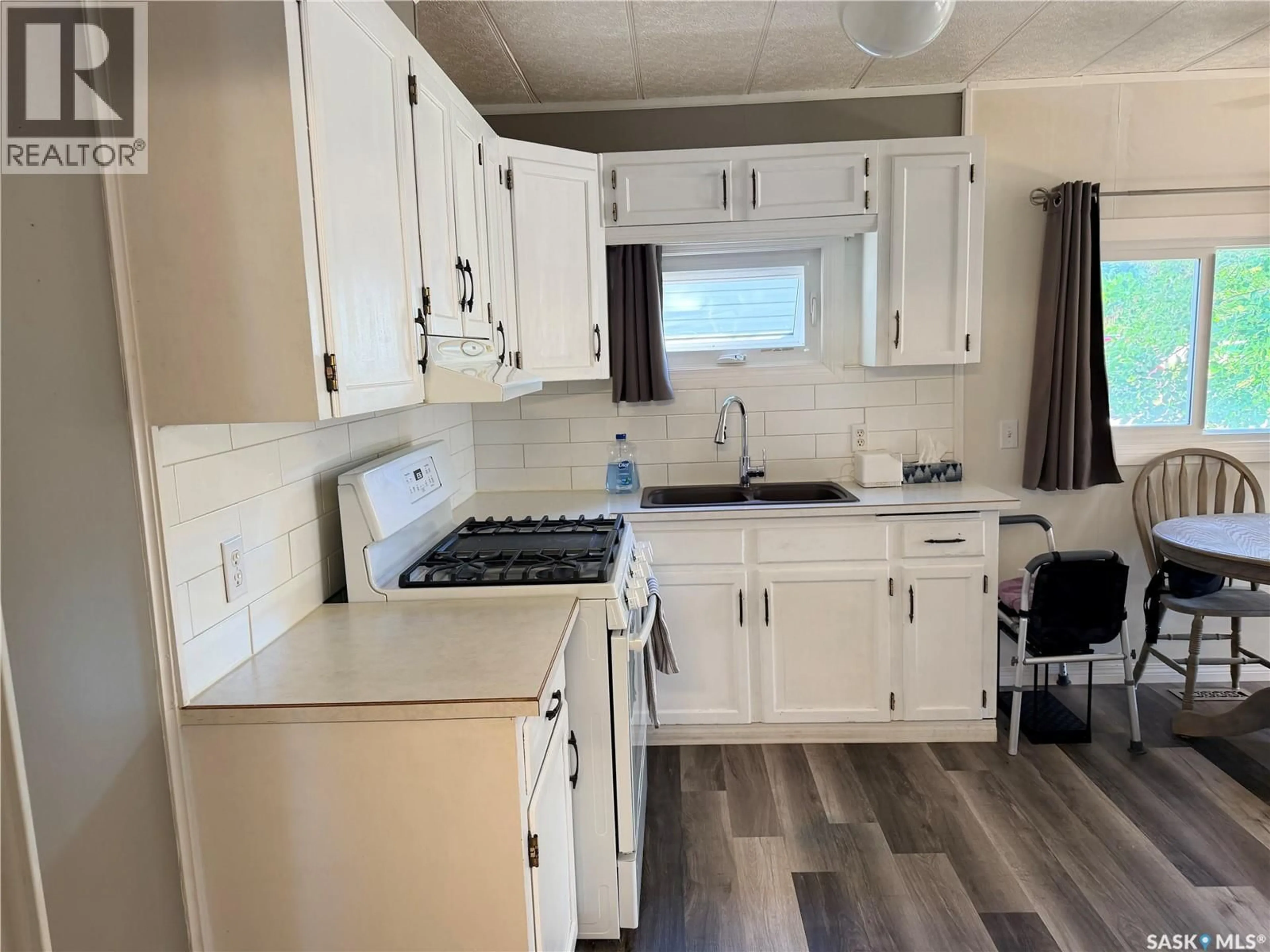 Standard kitchen, unknown for 25 SUNRISE ESTATES, Assiniboia Saskatchewan S0H0B0