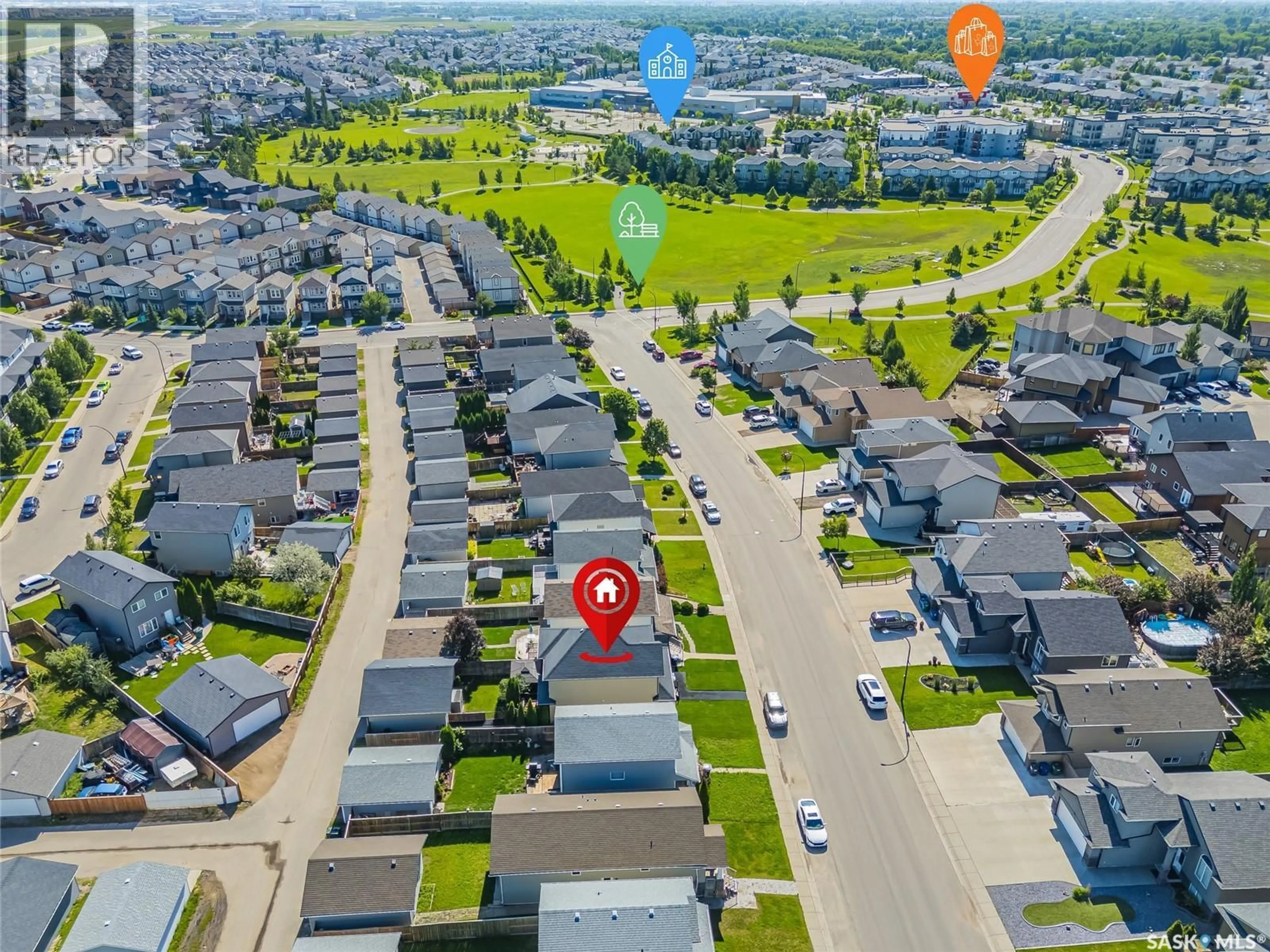A pic from outside/outdoor area/front of a property/back of a property/a pic from drone, street for 146 WEST HAMPTON BOULEVARD, Saskatoon Saskatchewan S7R0B8