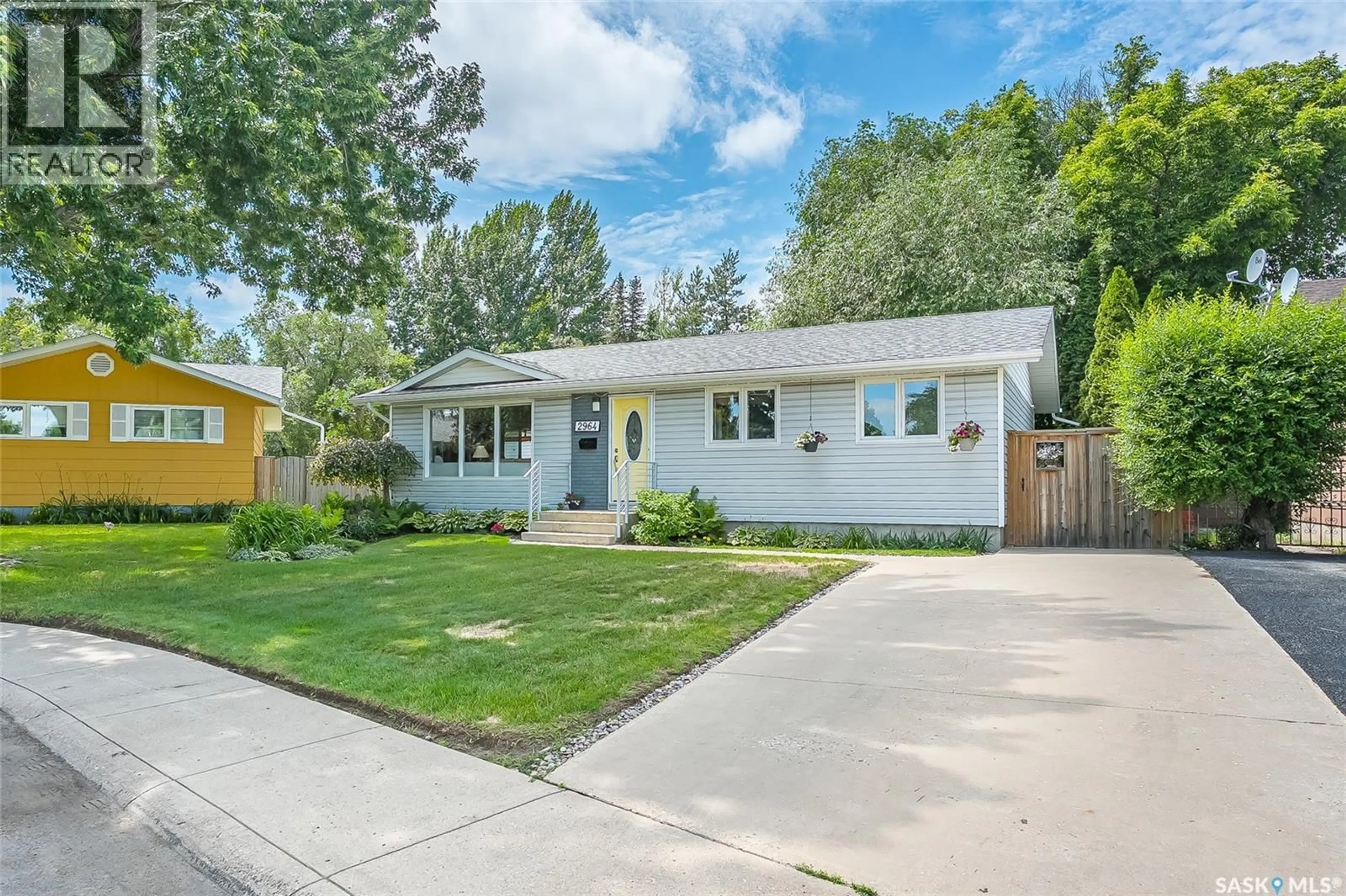 Home with vinyl exterior material, street for S - 2964 CUMBERLAND AVENUE, Saskatoon Saskatchewan S7J2A6