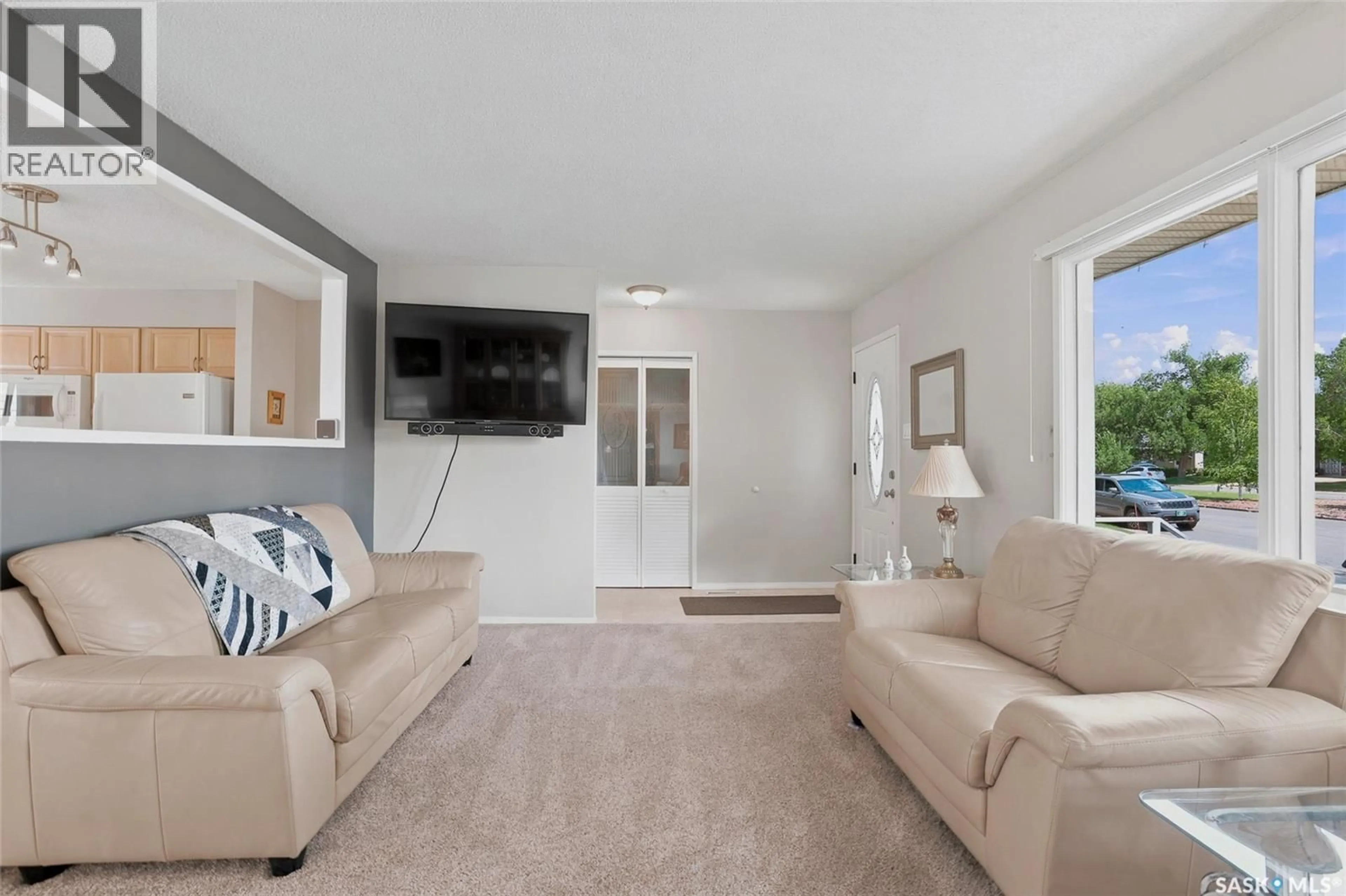Living room with furniture, unknown for S - 2964 CUMBERLAND AVENUE, Saskatoon Saskatchewan S7J2A6