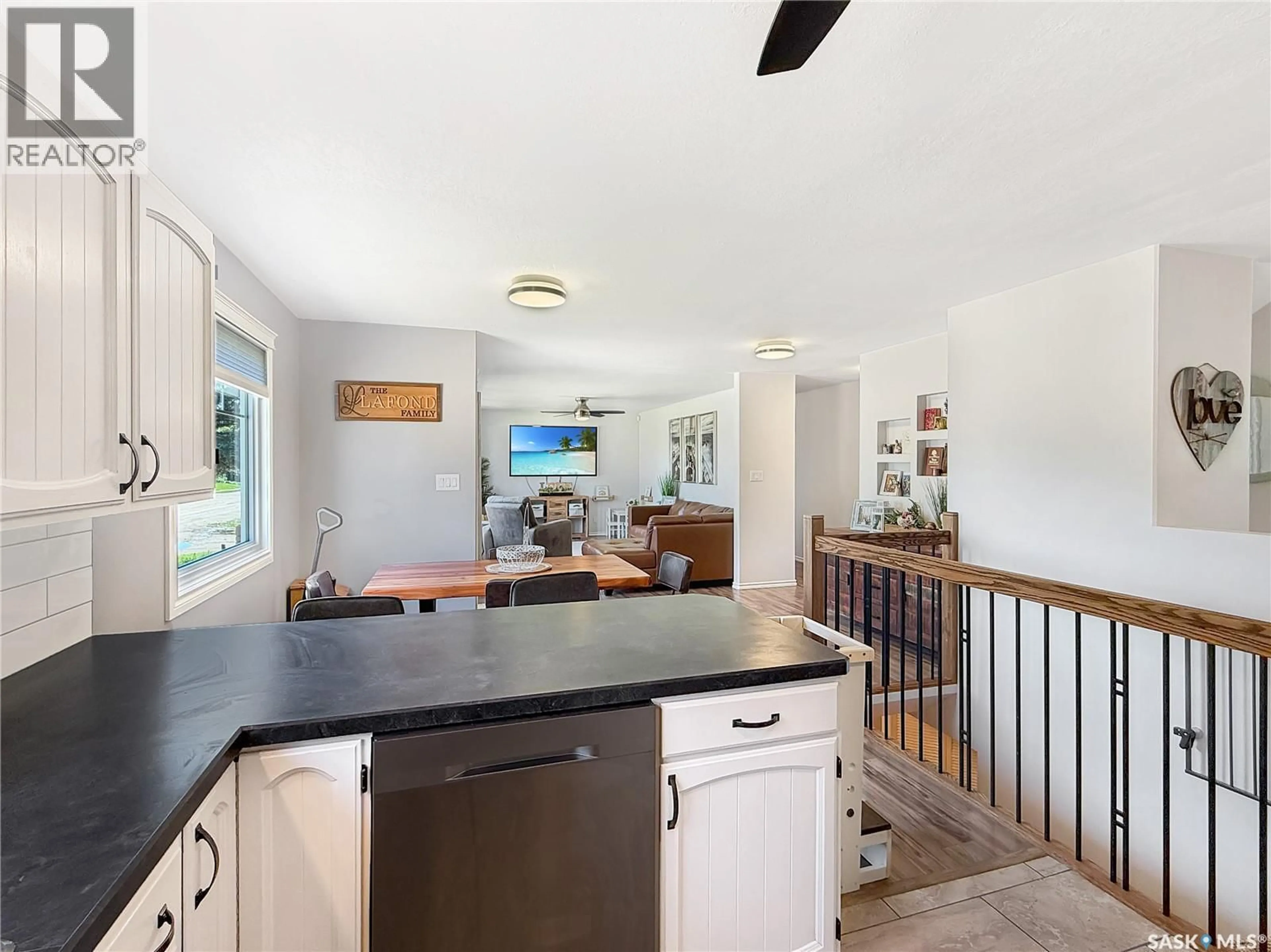 Open concept kitchen, unknown for E - 303 3RD AVENUE, Debden Saskatchewan S0J0S0
