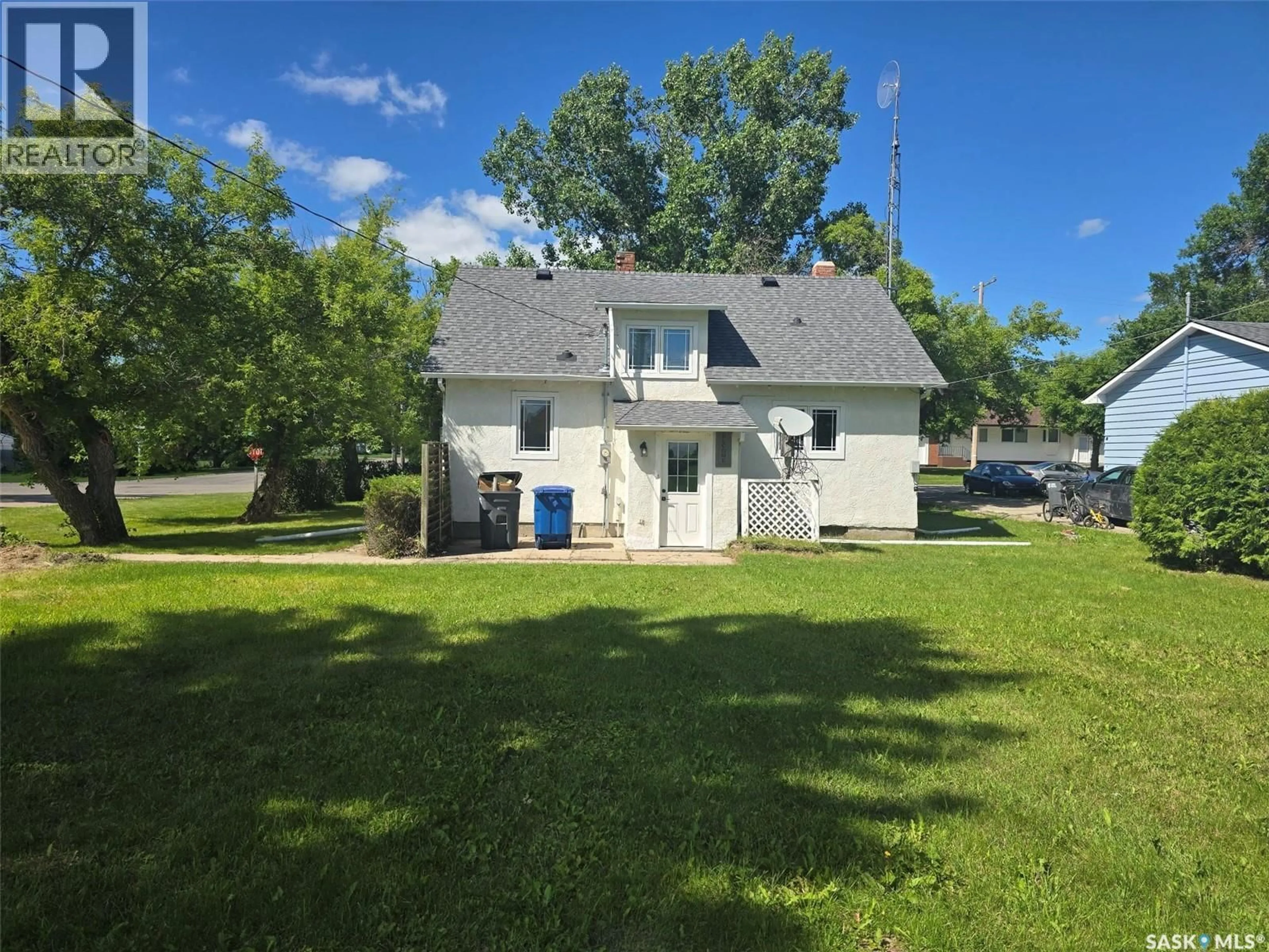 A pic from outside/outdoor area/front of a property/back of a property/a pic from drone, street for 629 NINA STREET, Broadview Saskatchewan S0G0K0