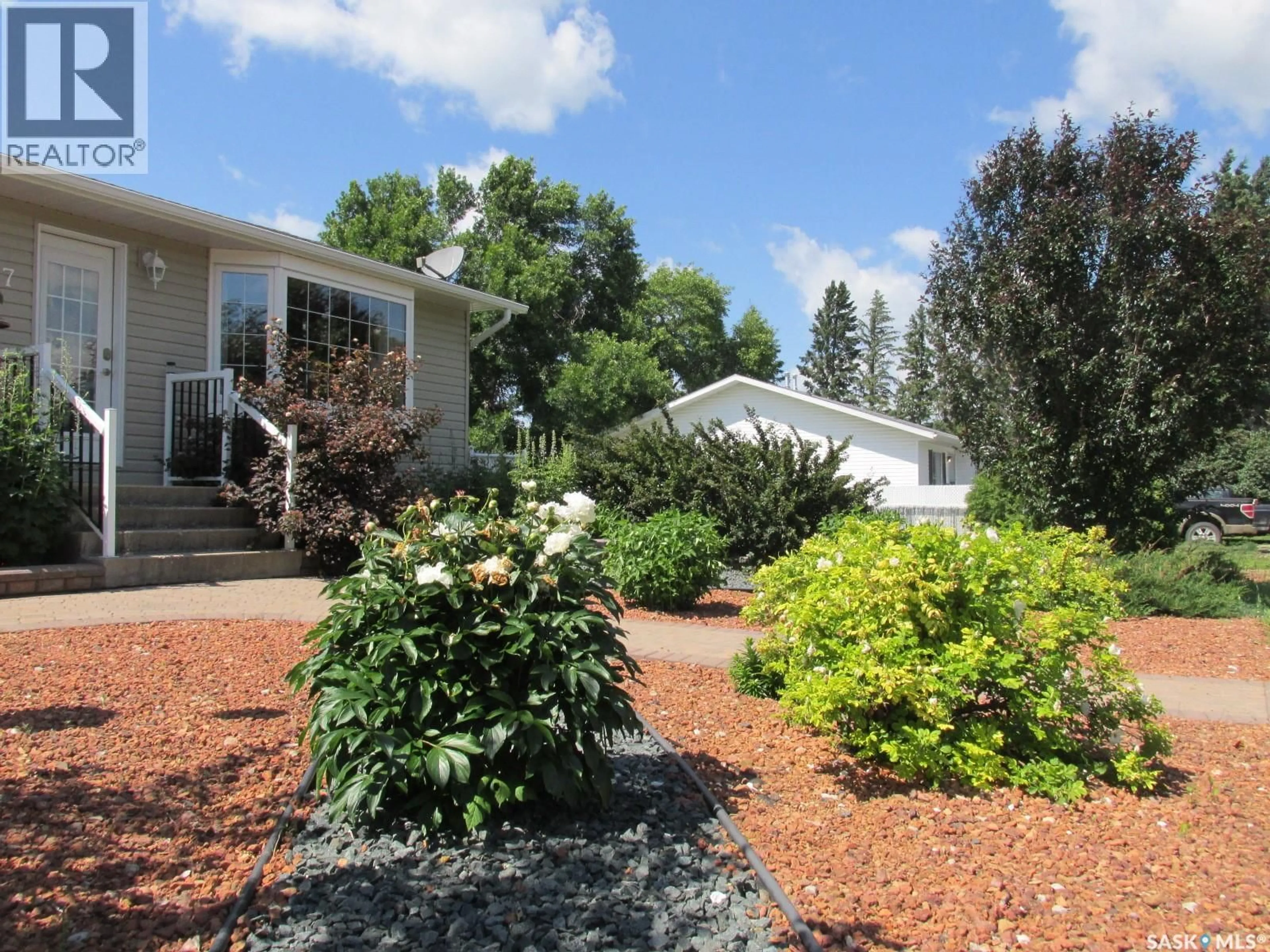 Home with vinyl exterior material, unknown for 117 3RD STREET, Star City Saskatchewan S0E1P0