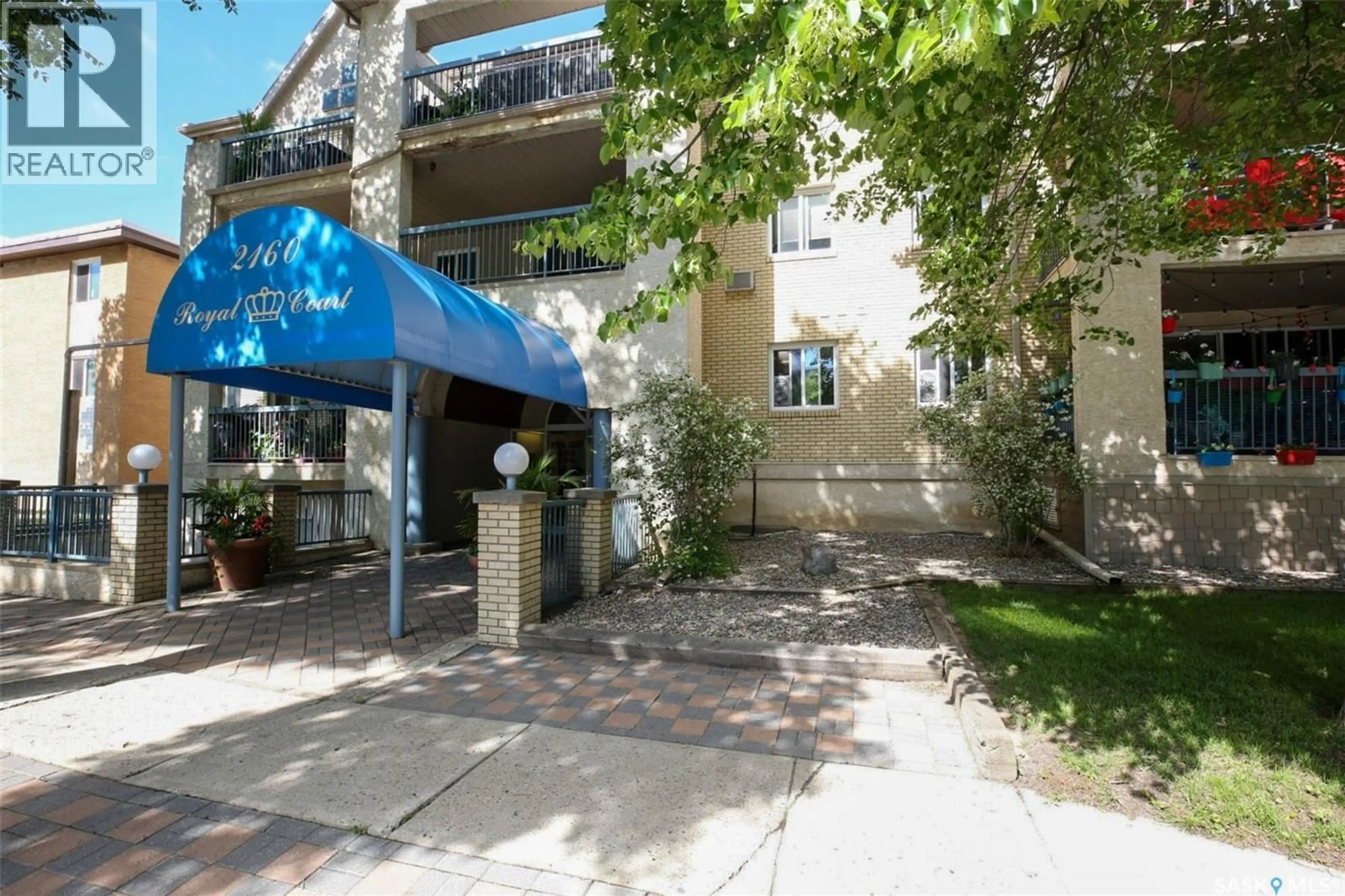 Patio, street for 304 - 2160 CORNWALL STREET, Regina Saskatchewan S4P2K7