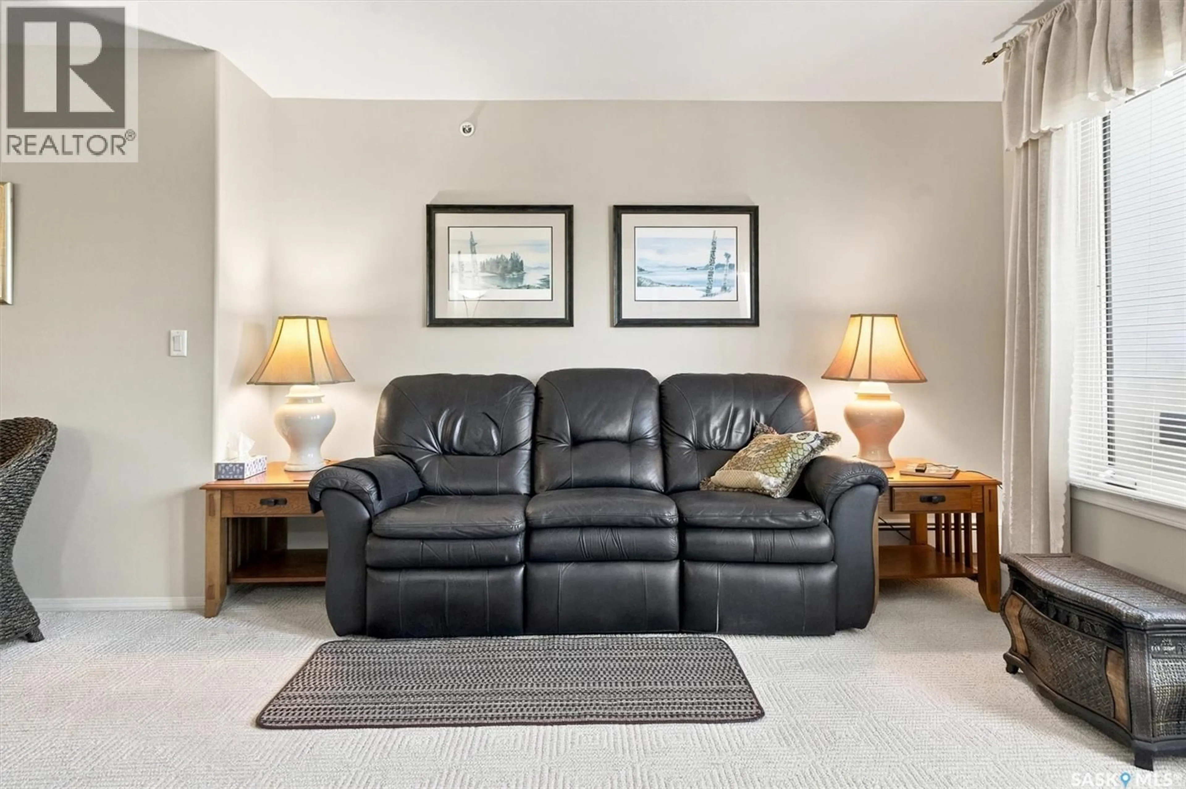 Living room with furniture, unknown for 411 1622 ACADIA DRIVE, Saskatoon Saskatchewan S7H5H7