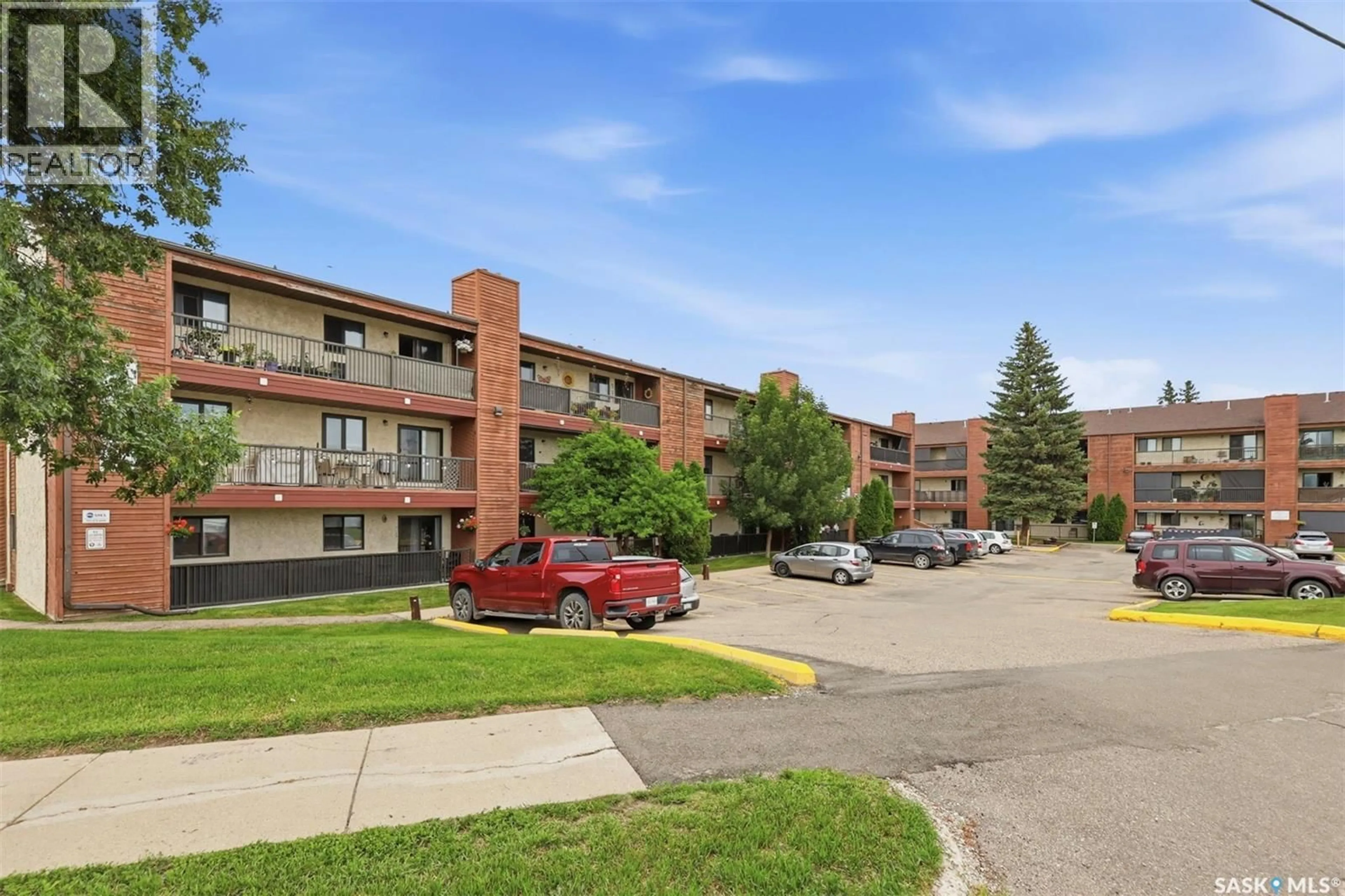 Patio, street for 310C - 3302 33RD STREET, Saskatoon Saskatchewan S7L6C9