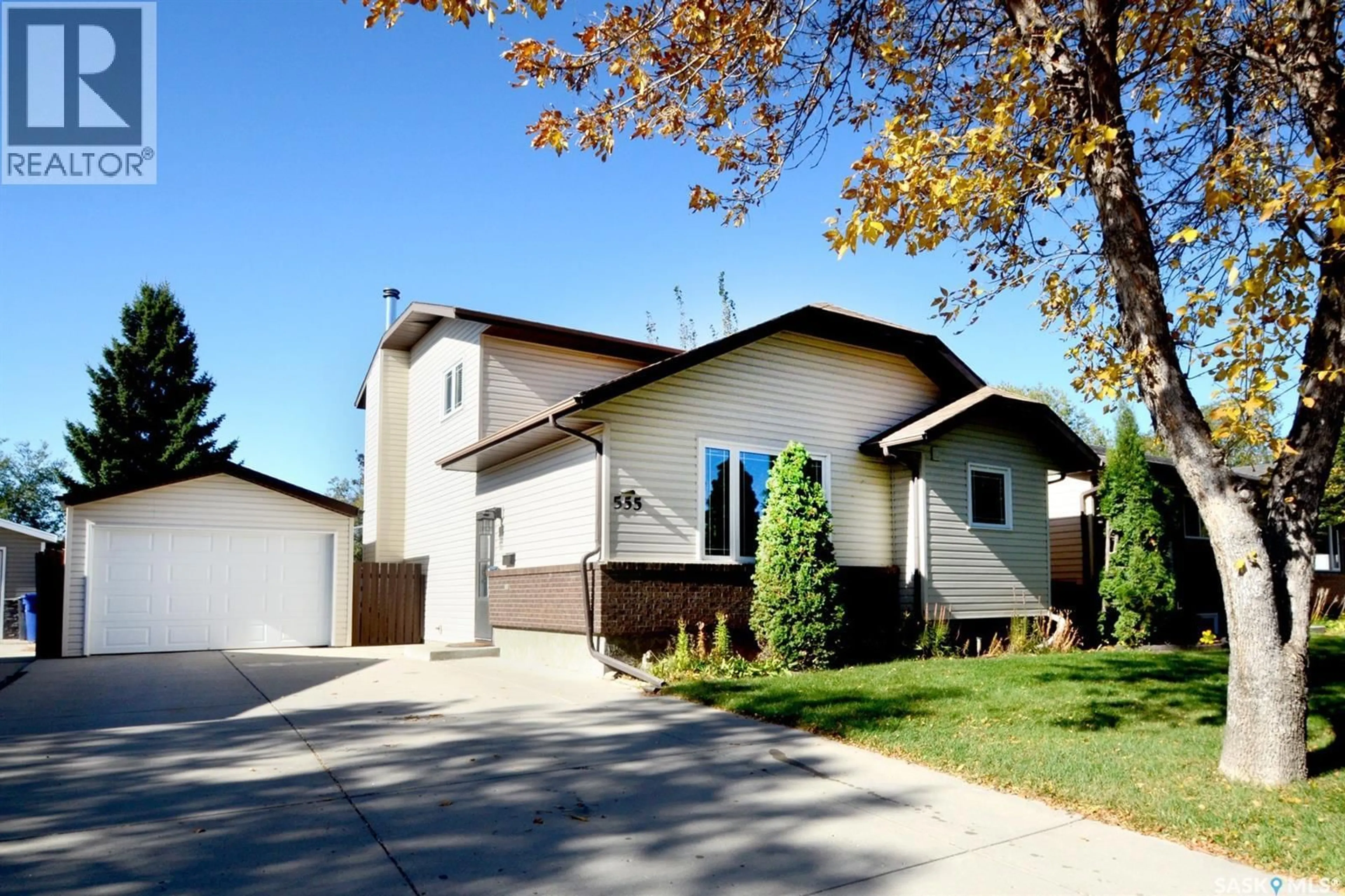 Home with vinyl exterior material, street for 555 NORDSTRUM ROAD, Saskatoon Saskatchewan S7K7X6