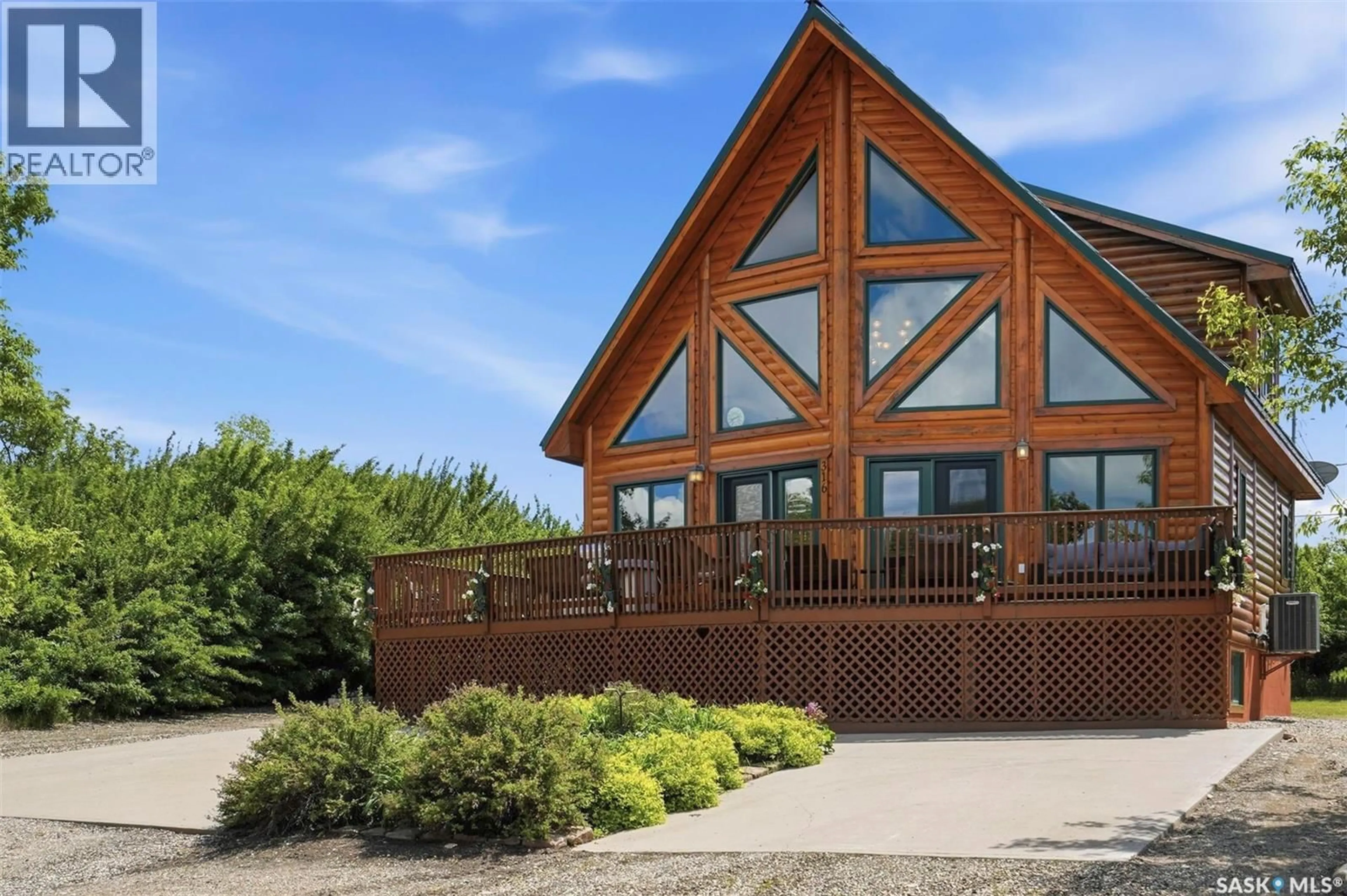 Patio, water/lake/river/ocean view for 316-318 CUMMING AVENUE, Manitou Beach Saskatchewan S0K4T1