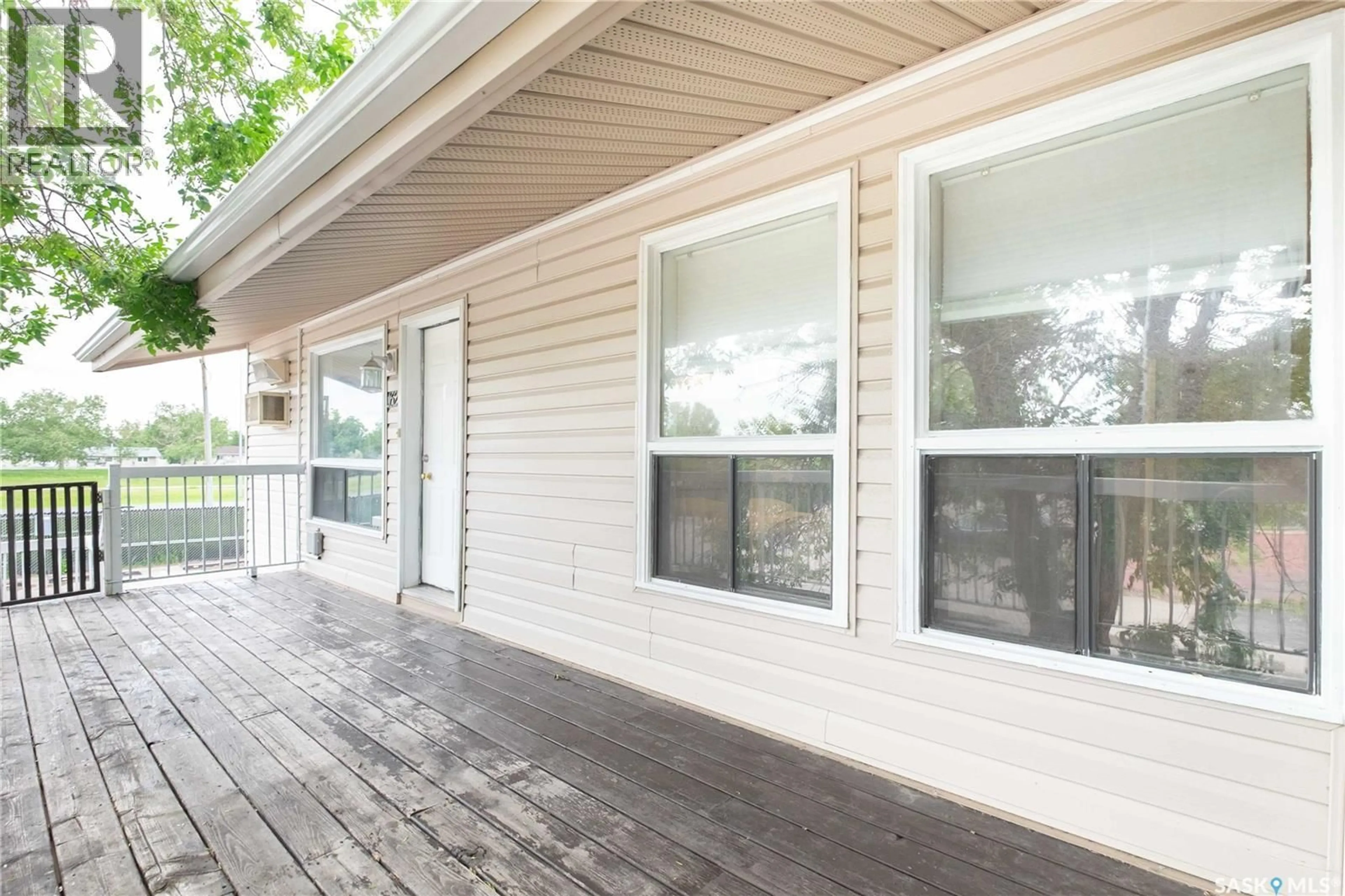 Patio, street for 160 - 162 GORE PLACE, Regina Saskatchewan S4T7S4