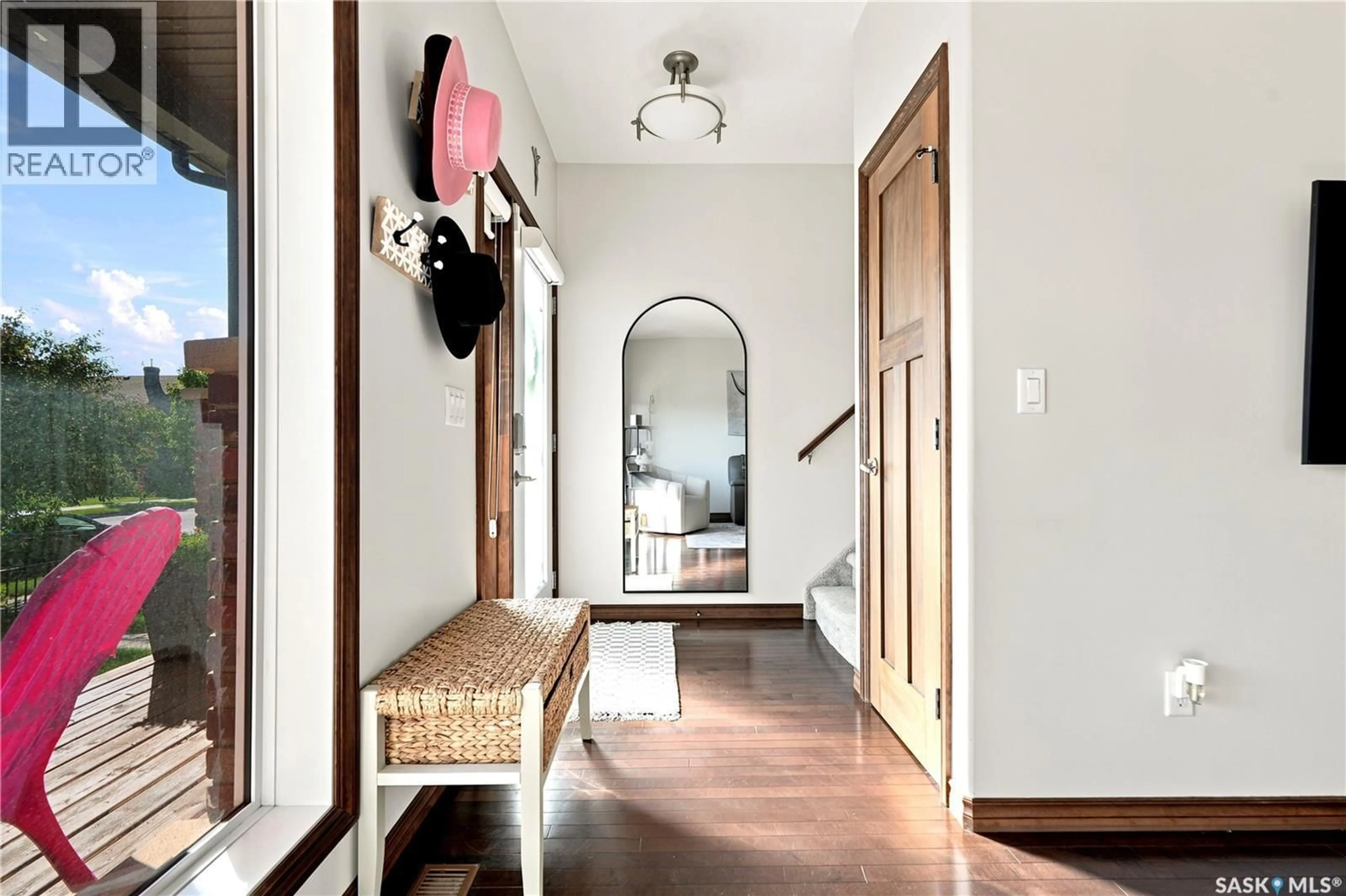 Indoor entryway for 610 - 106 STENSRUD ROAD, Saskatoon Saskatchewan S7W0E5