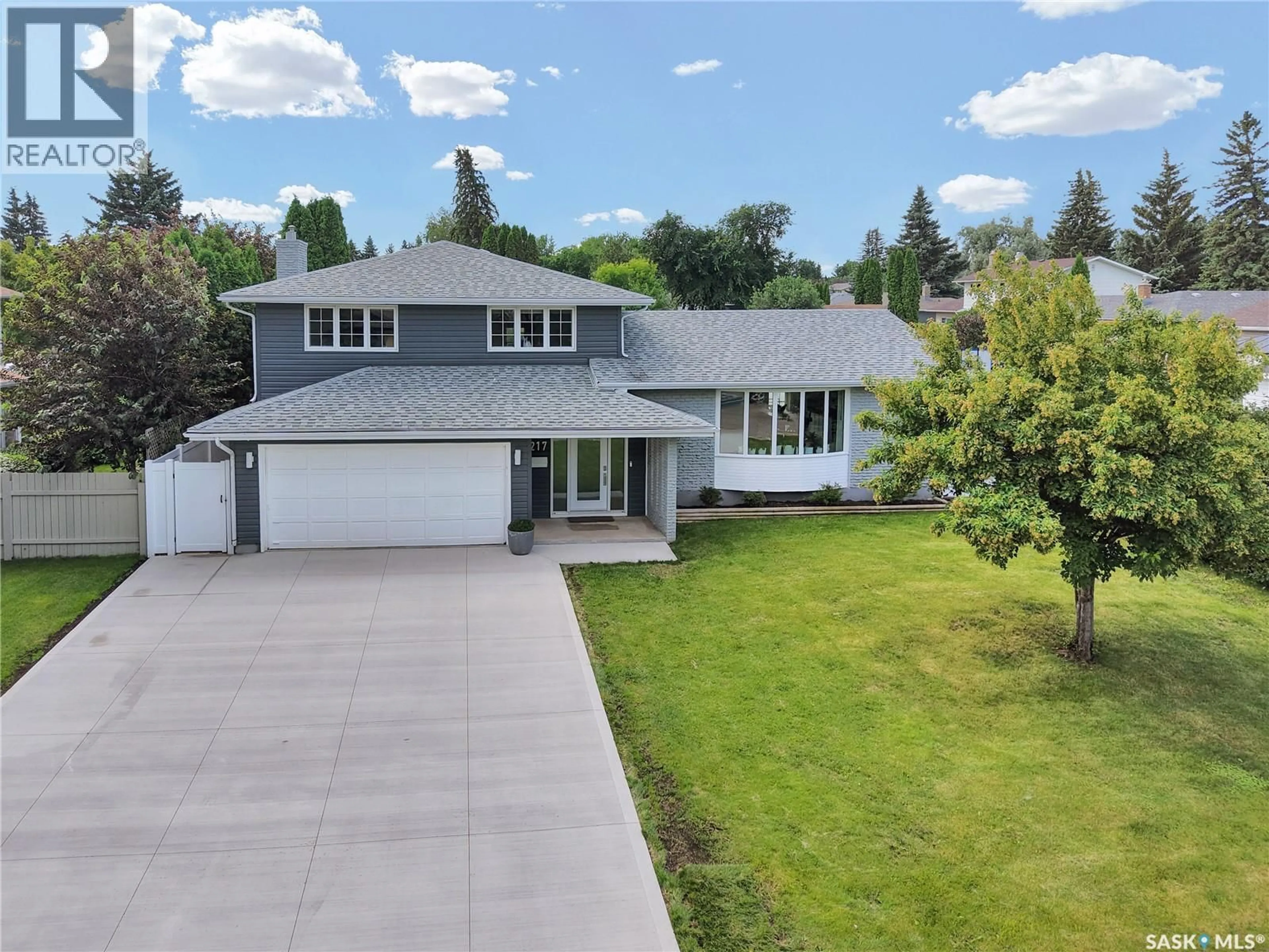 A pic from outside/outdoor area/front of a property/back of a property/a pic from drone, street for 217 MOUNT ALLISON CRESCENT, Saskatoon Saskatchewan S7H4G6