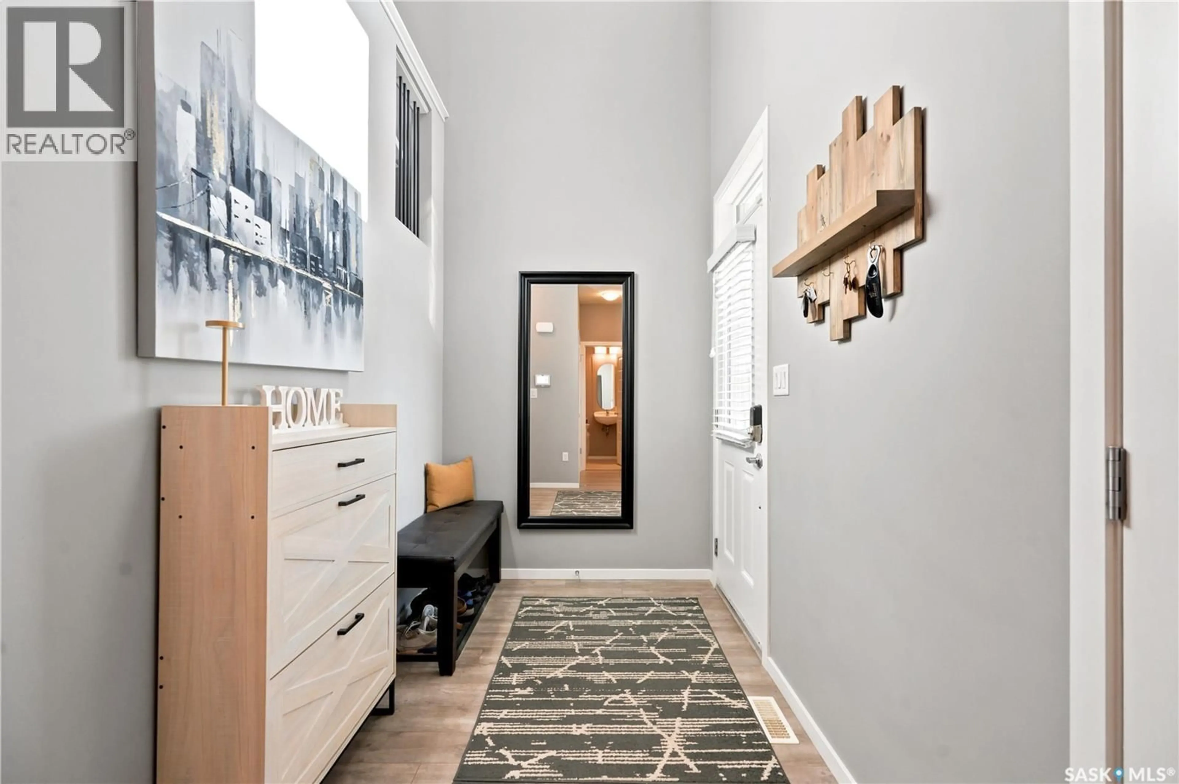 Indoor entryway for 211 DAGNONE LANE, Saskatoon Saskatchewan S7V0R1