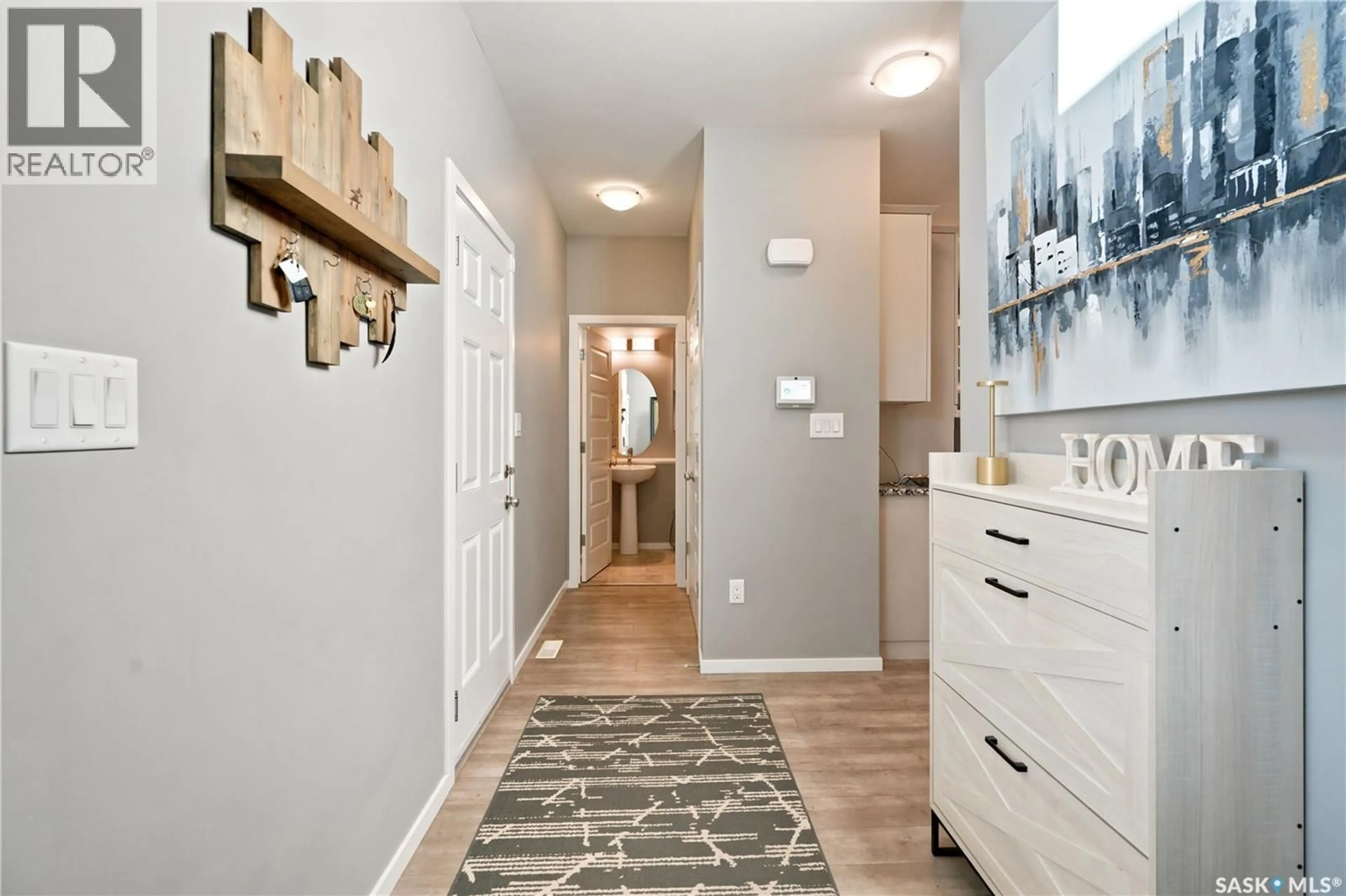 Indoor entryway for 211 DAGNONE LANE, Saskatoon Saskatchewan S7V0R1