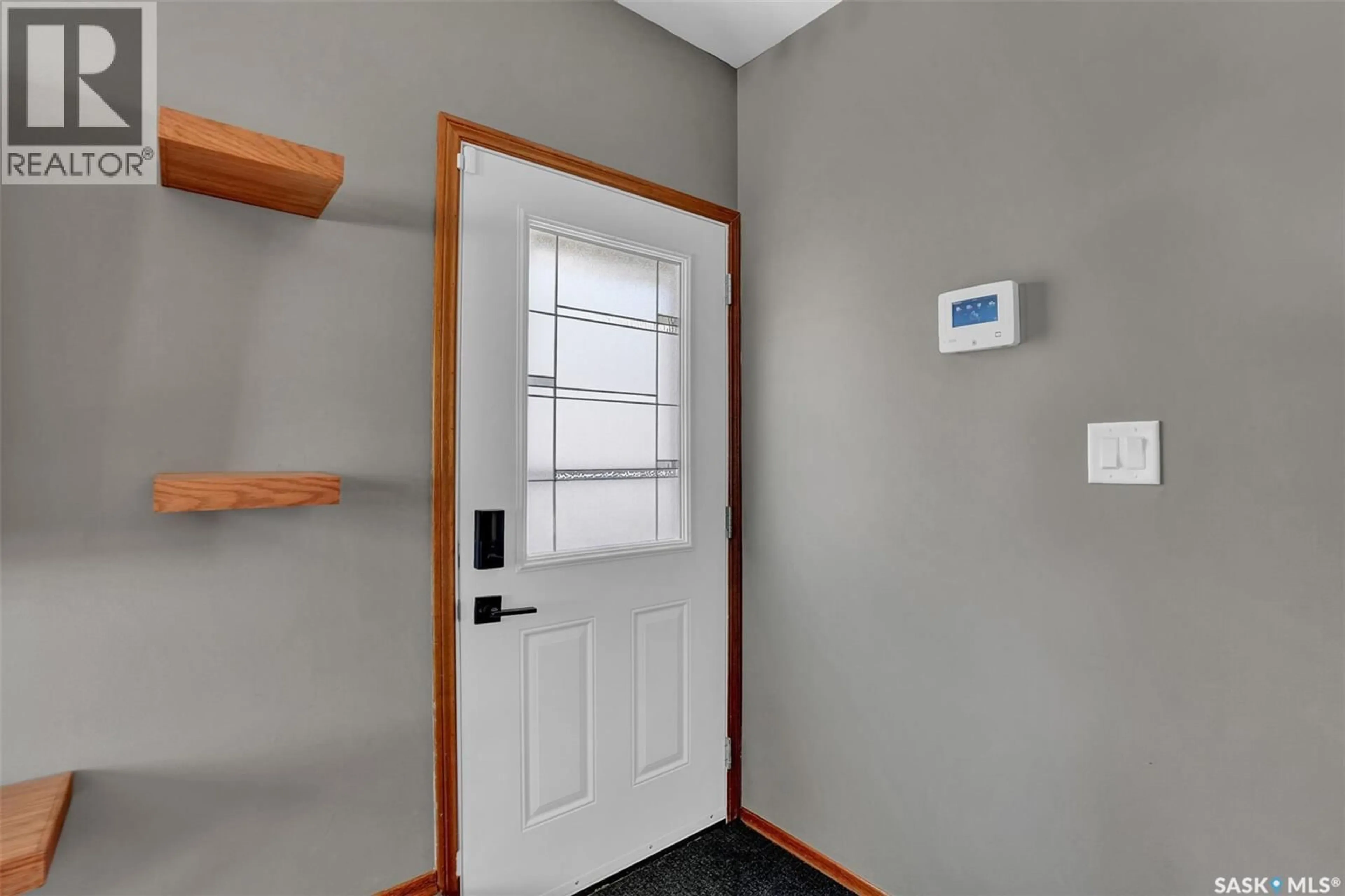 Indoor entryway for 1330 COURTNEY STREET, Regina Saskatchewan S4T7S1