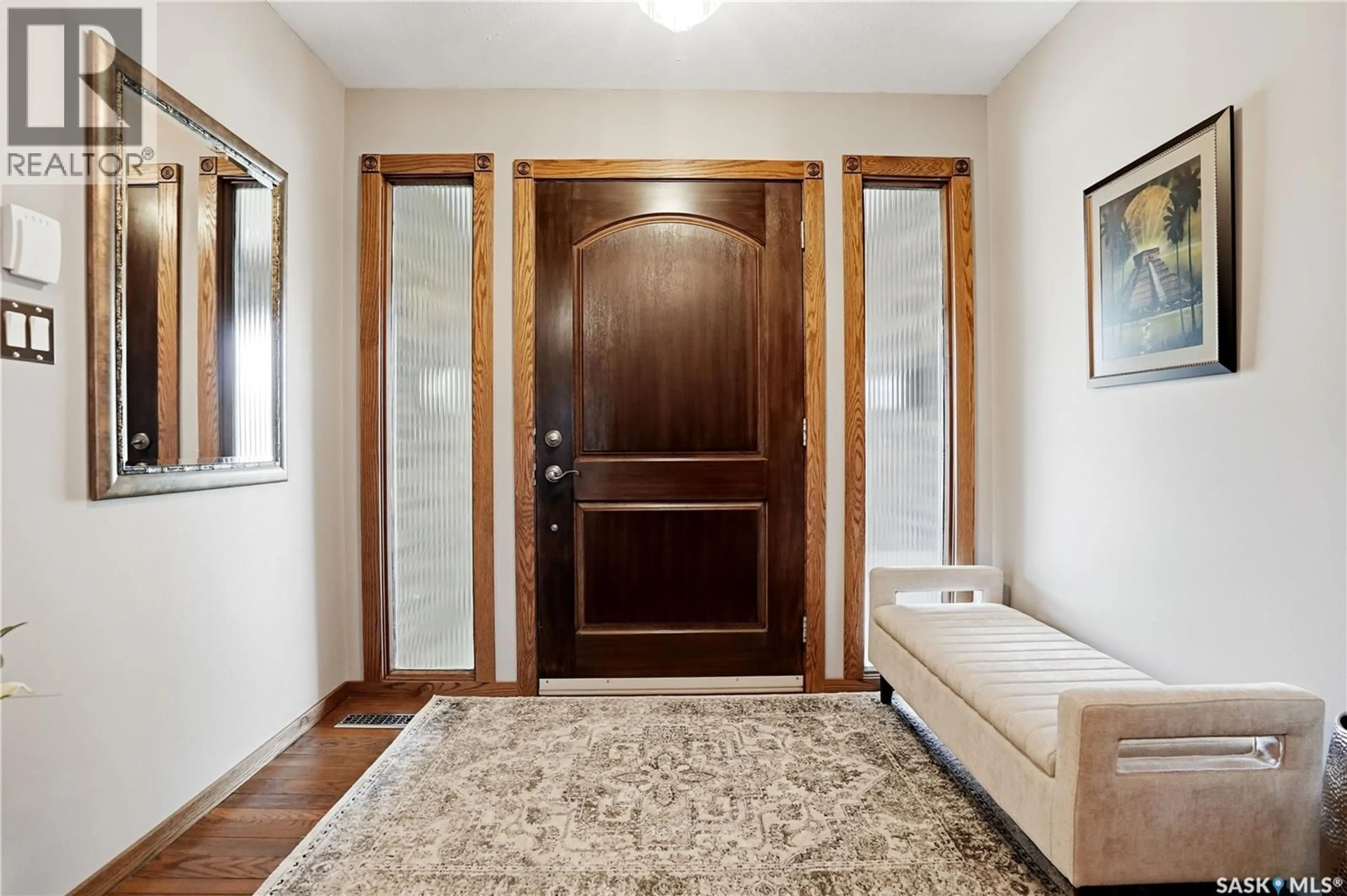 Indoor entryway for 83 MINOT DRIVE, Regina Saskatchewan S4X1B6