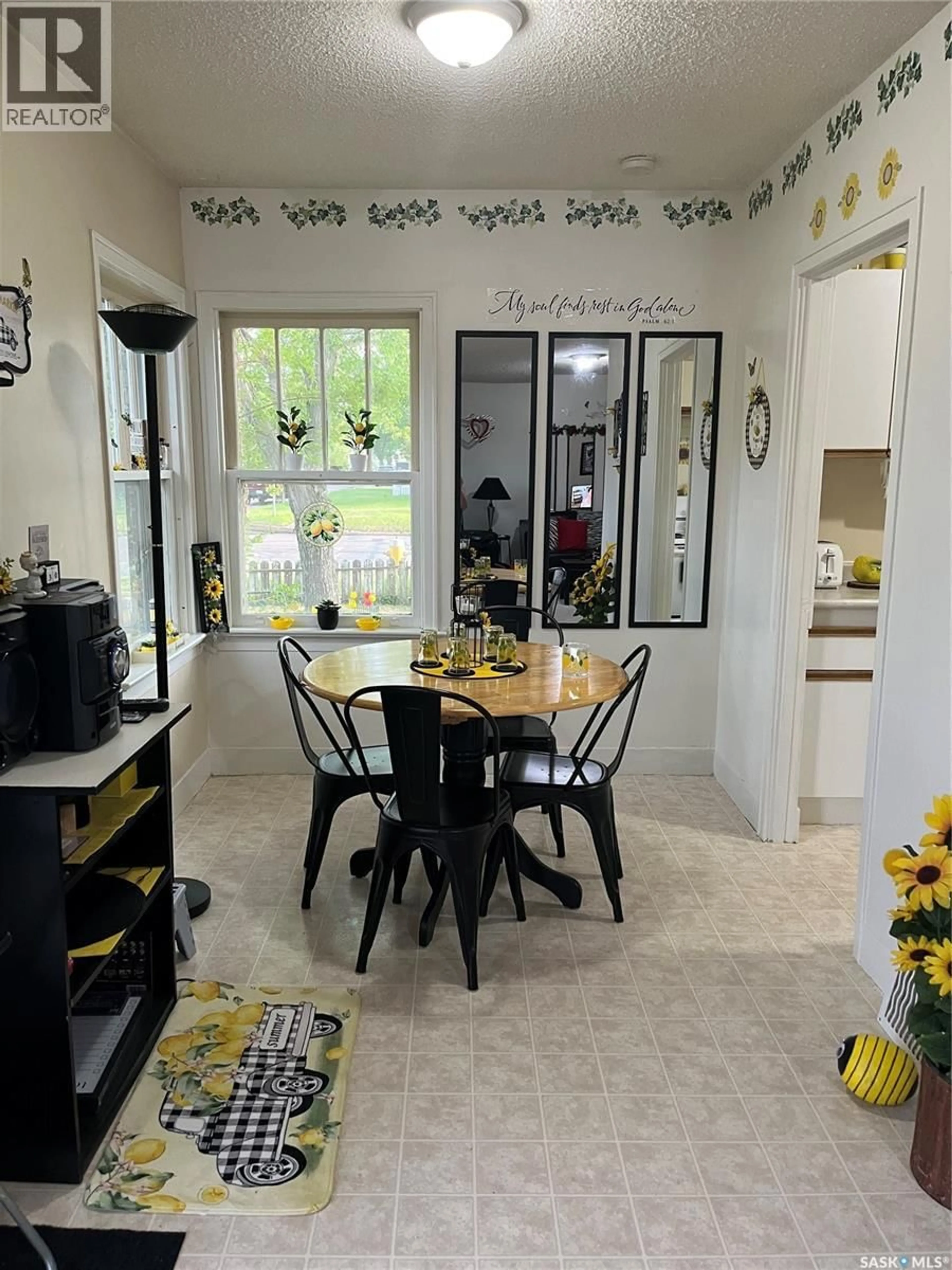 Dining room, ceramic/tile floor for 1501 3RD STREET, Estevan Saskatchewan S4A0S5