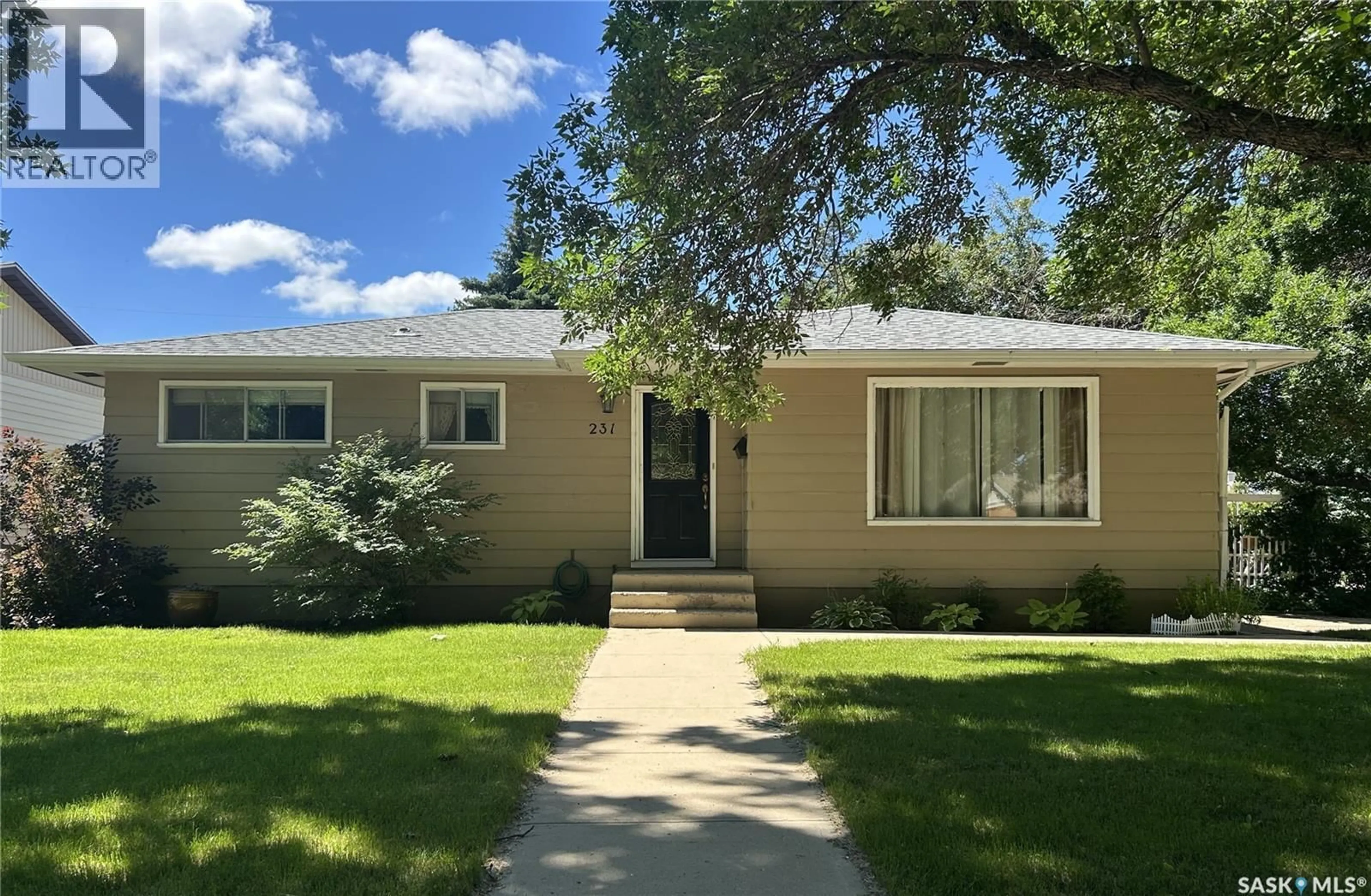 Home with vinyl exterior material, street for 231 DUNCAN ROAD, Estevan Saskatchewan S4A0A3