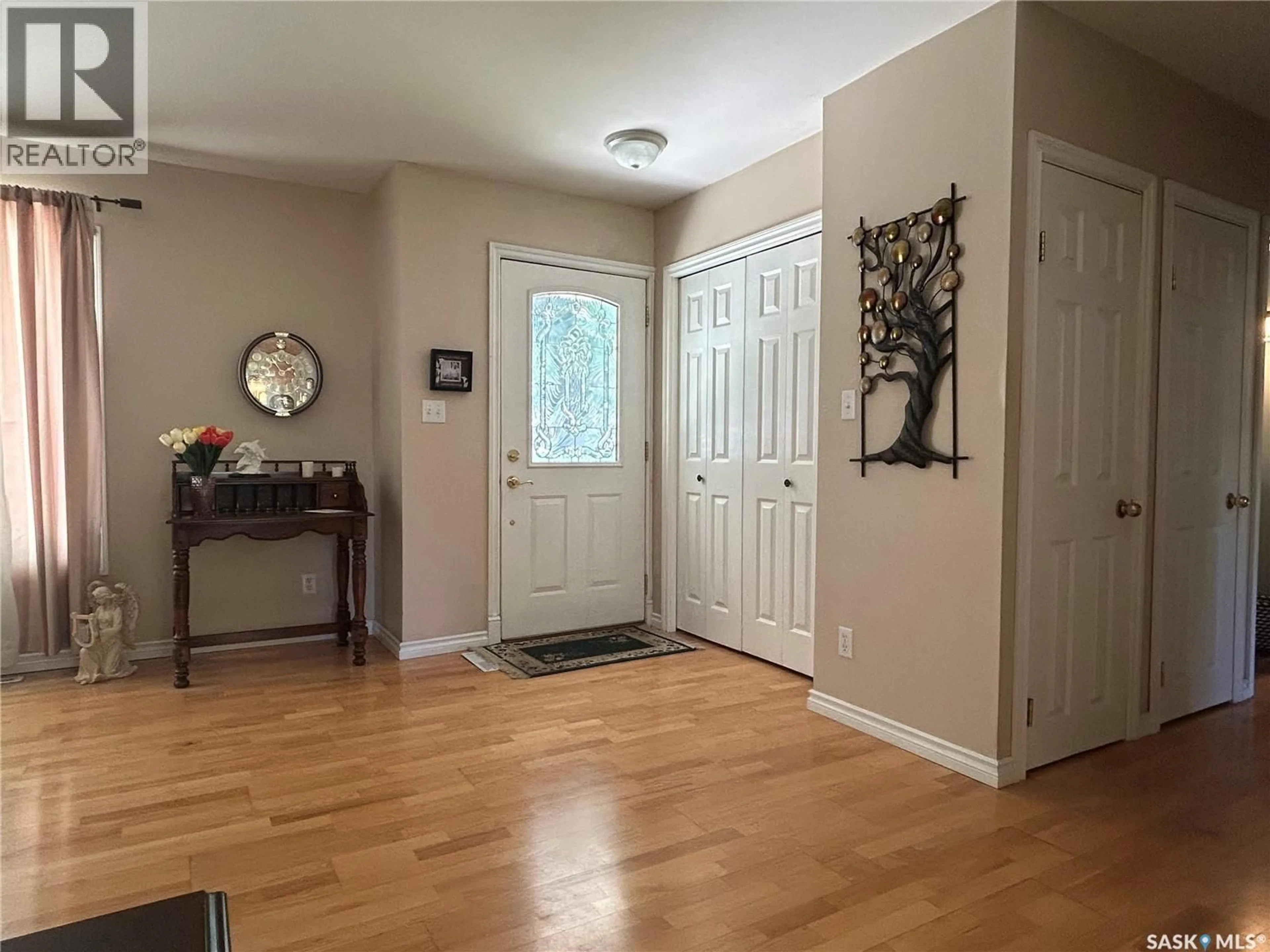 Indoor entryway for 231 DUNCAN ROAD, Estevan Saskatchewan S4A0A3