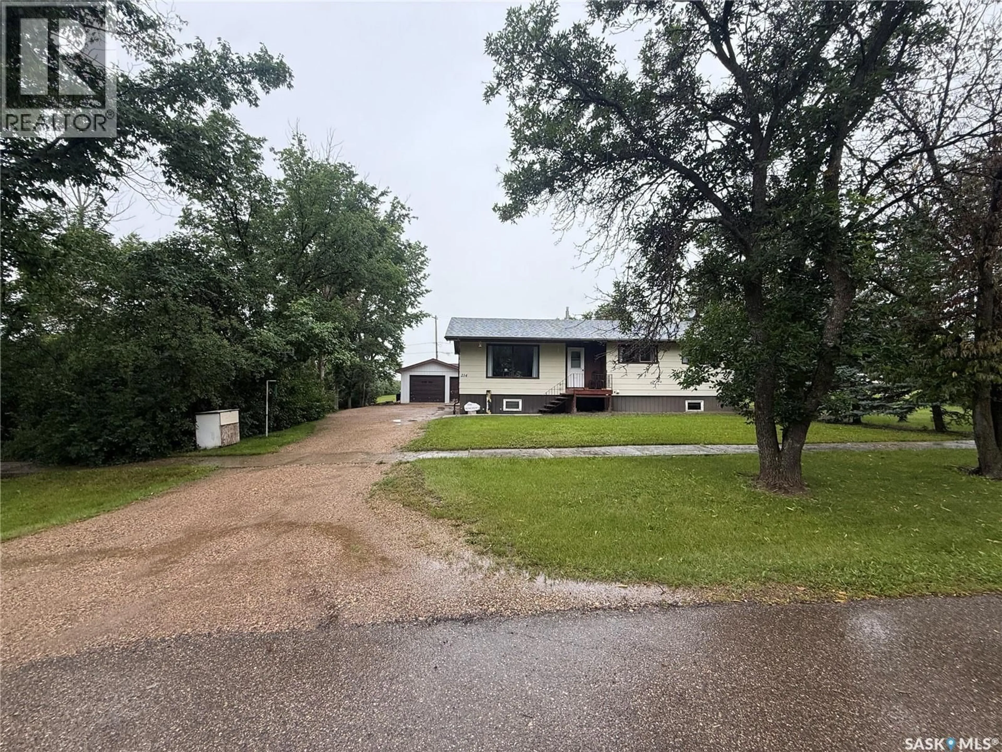 A pic from outside/outdoor area/front of a property/back of a property/a pic from drone, street for 214 BRIAN STREET, Limerick Saskatchewan S0H2P0