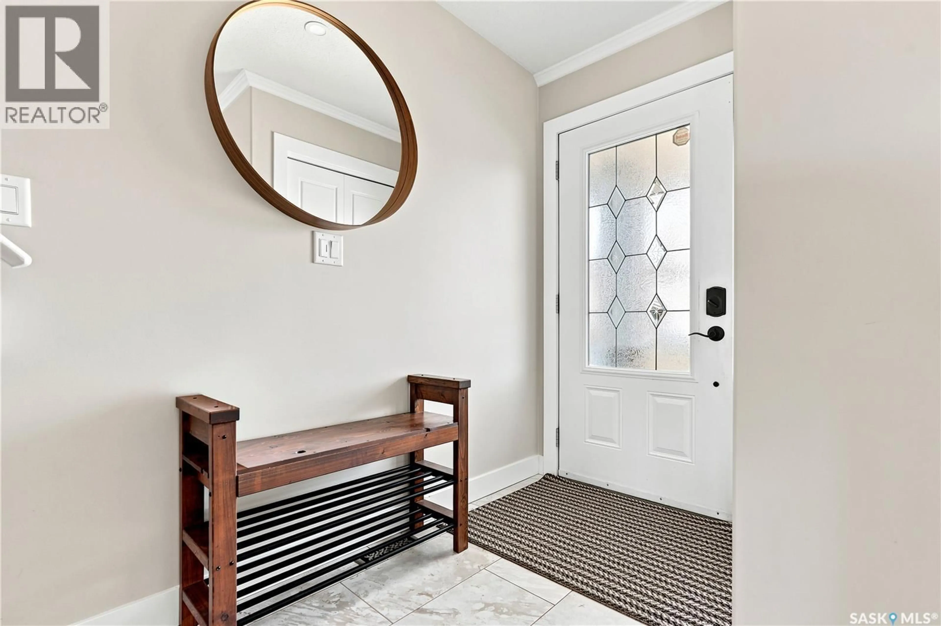 Indoor entryway for 944 GLENVIEW COVE, Martensville Saskatchewan S0K0A2