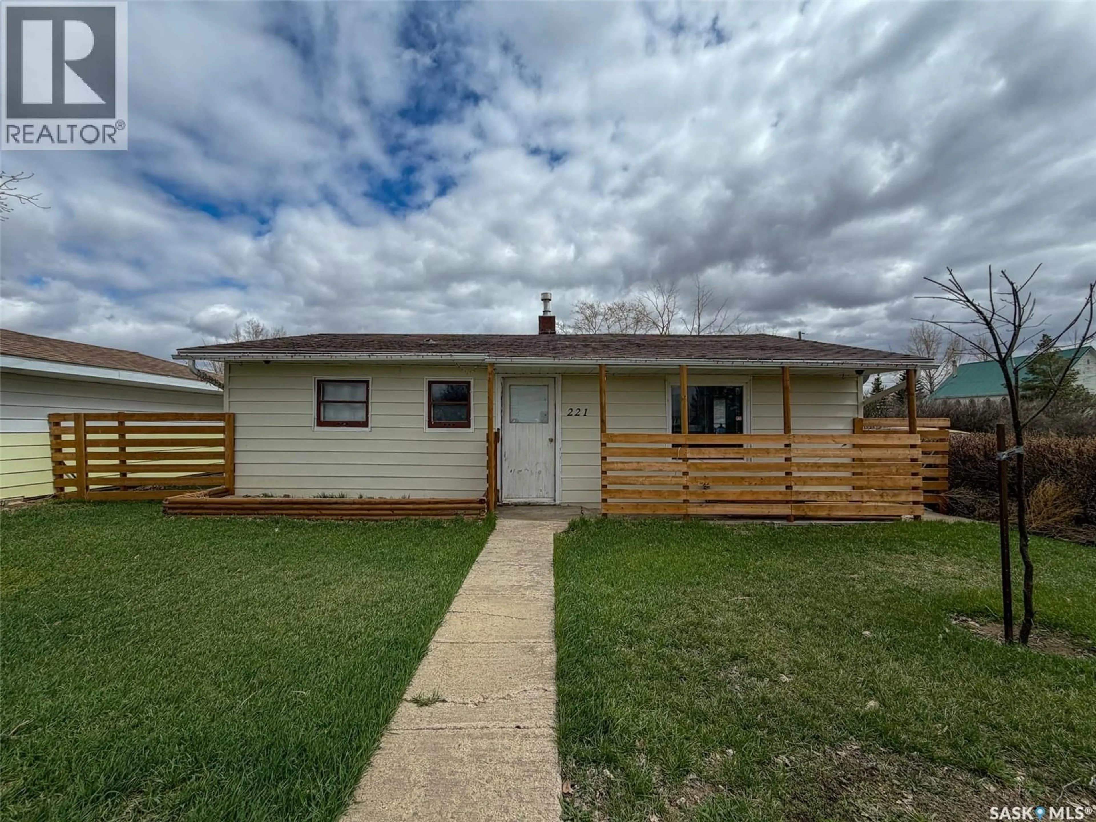 Unknown for 221 PLUME STREET, Lancer Saskatchewan S0N1G0