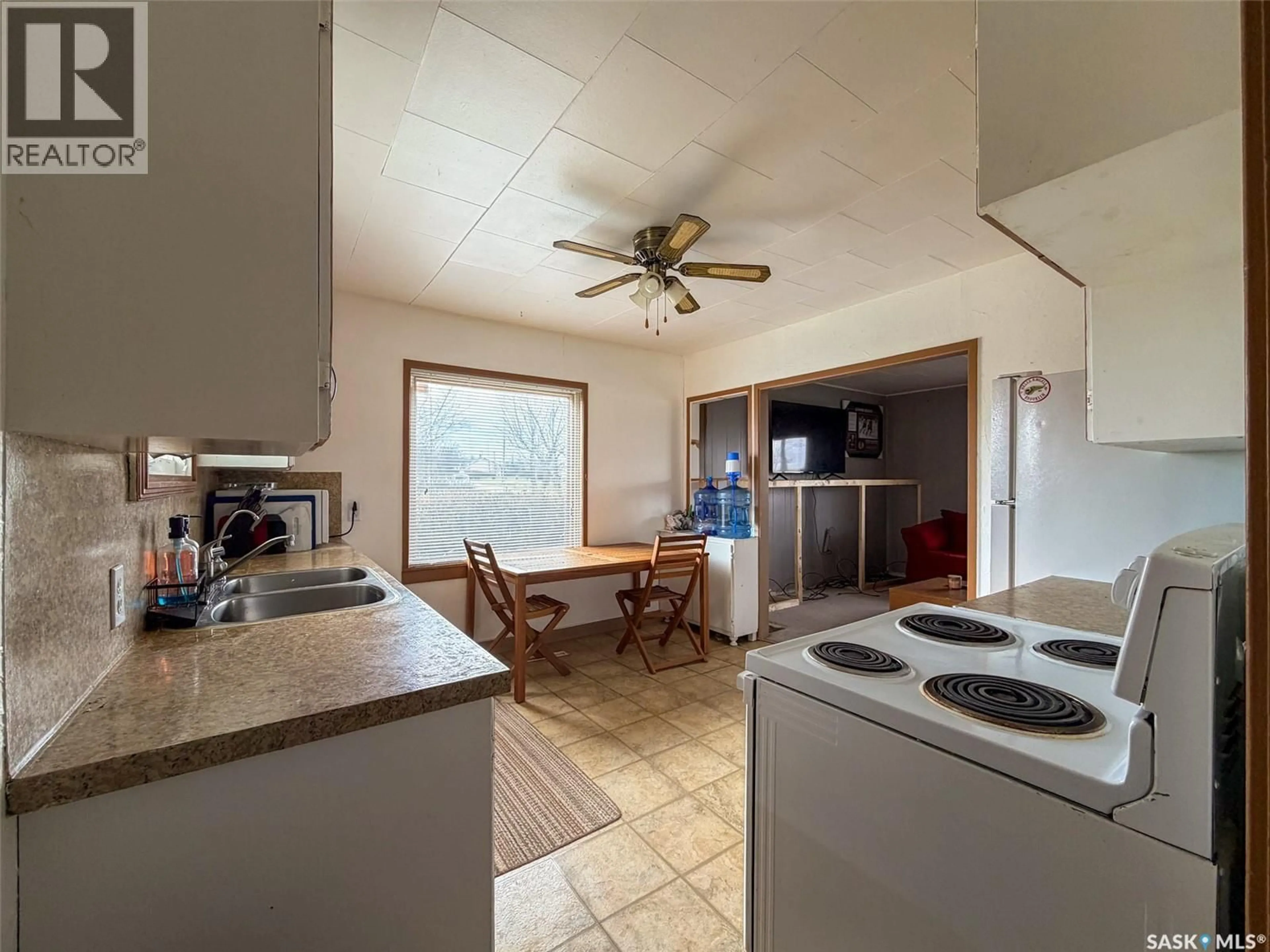 Standard kitchen, unknown for 221 PLUME STREET, Lancer Saskatchewan S0N1G0