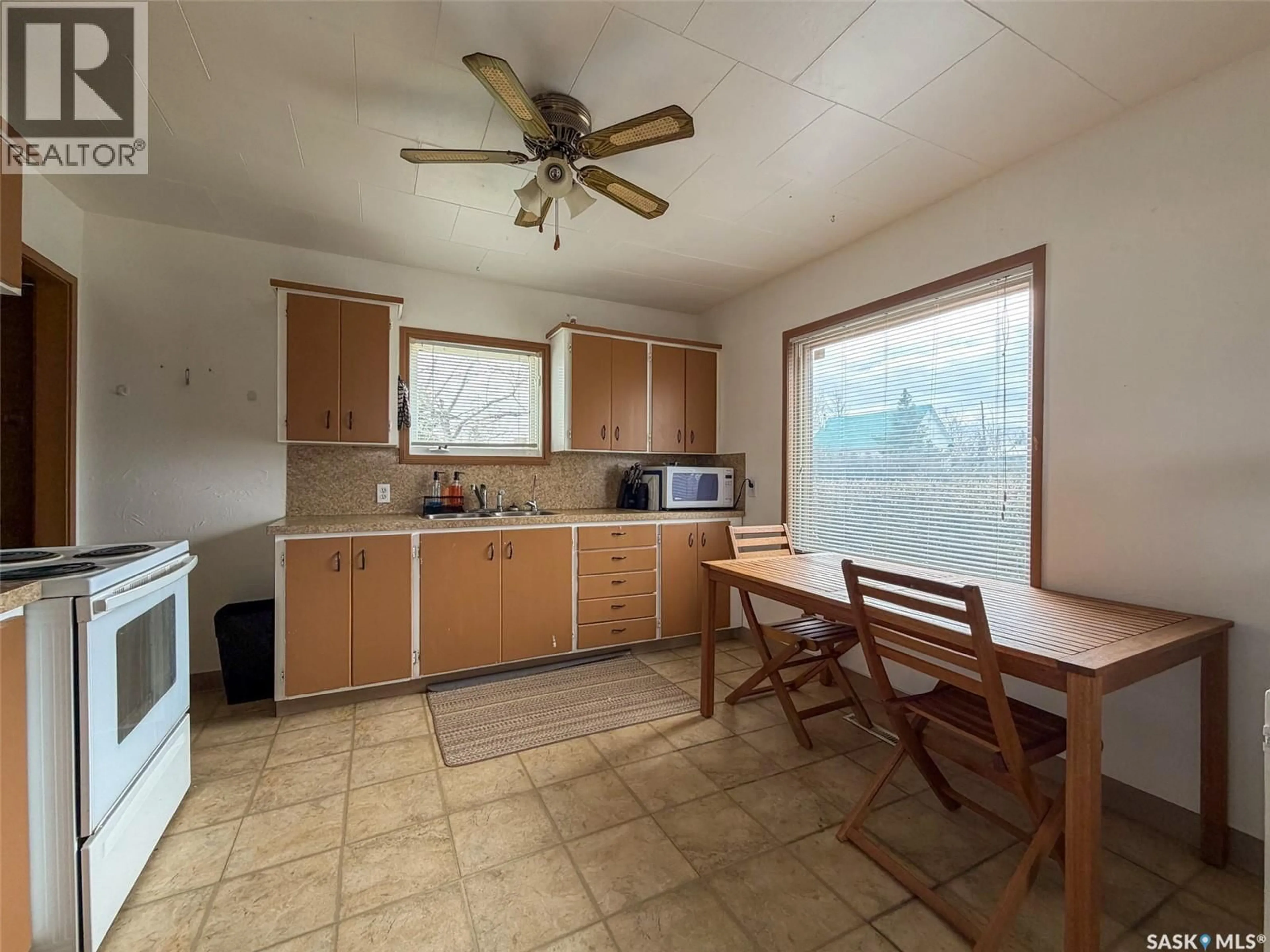 Standard kitchen, unknown for 221 PLUME STREET, Lancer Saskatchewan S0N1G0