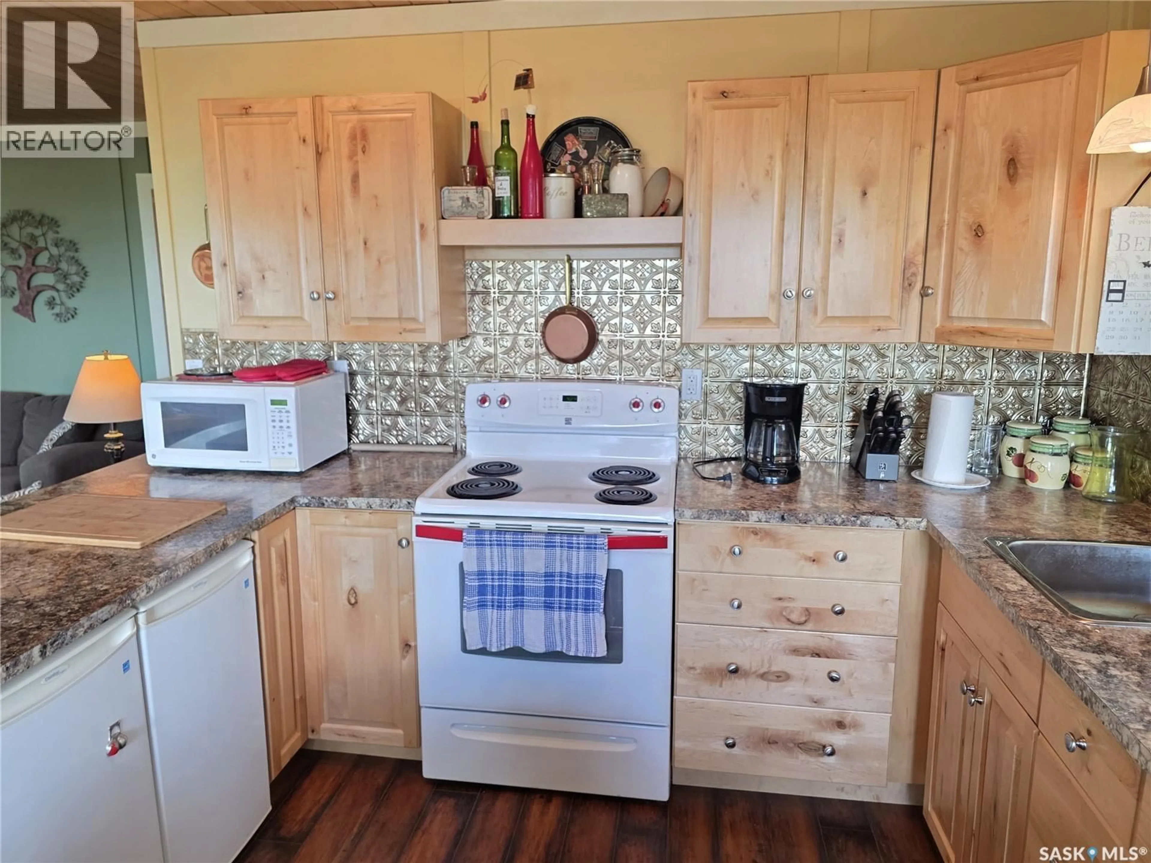 Standard kitchen, unknown for 92 PELICAN DRIVE, Lake Diefenbaker Saskatchewan S0L0C0