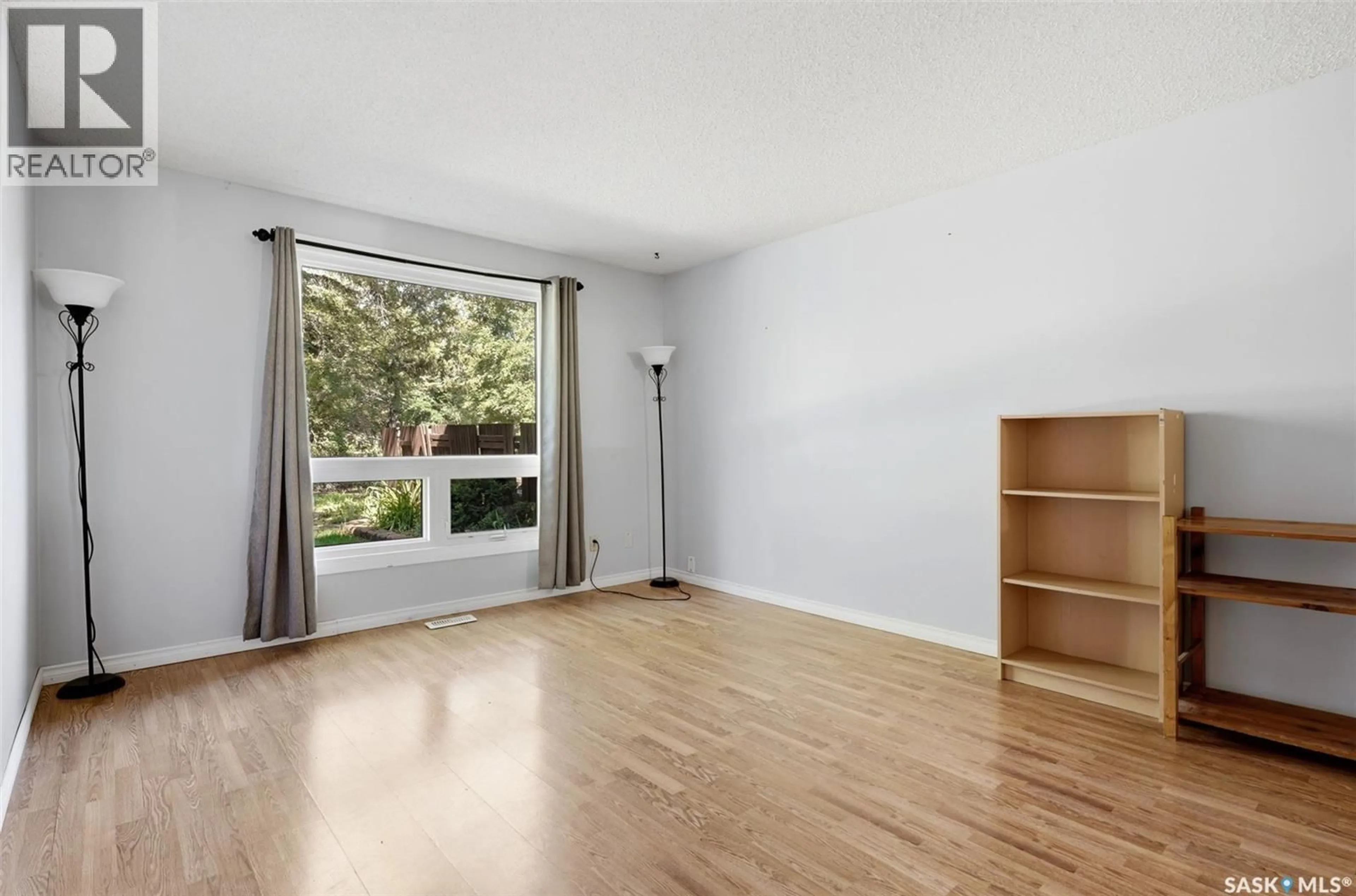 A pic of a room for 98 OAKVIEW DRIVE, Regina Saskatchewan S4R0E4