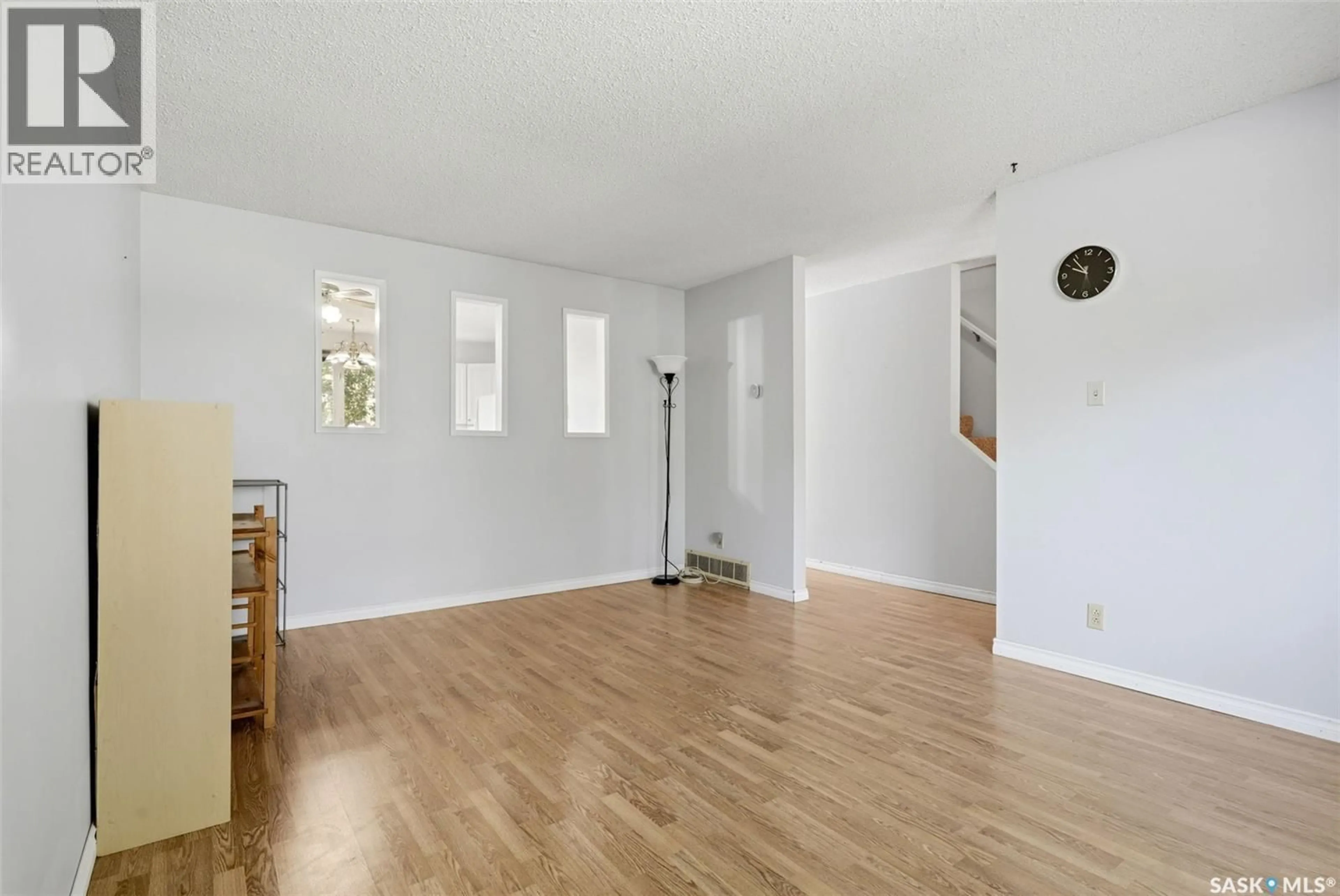 A pic of a room for 98 OAKVIEW DRIVE, Regina Saskatchewan S4R0E4