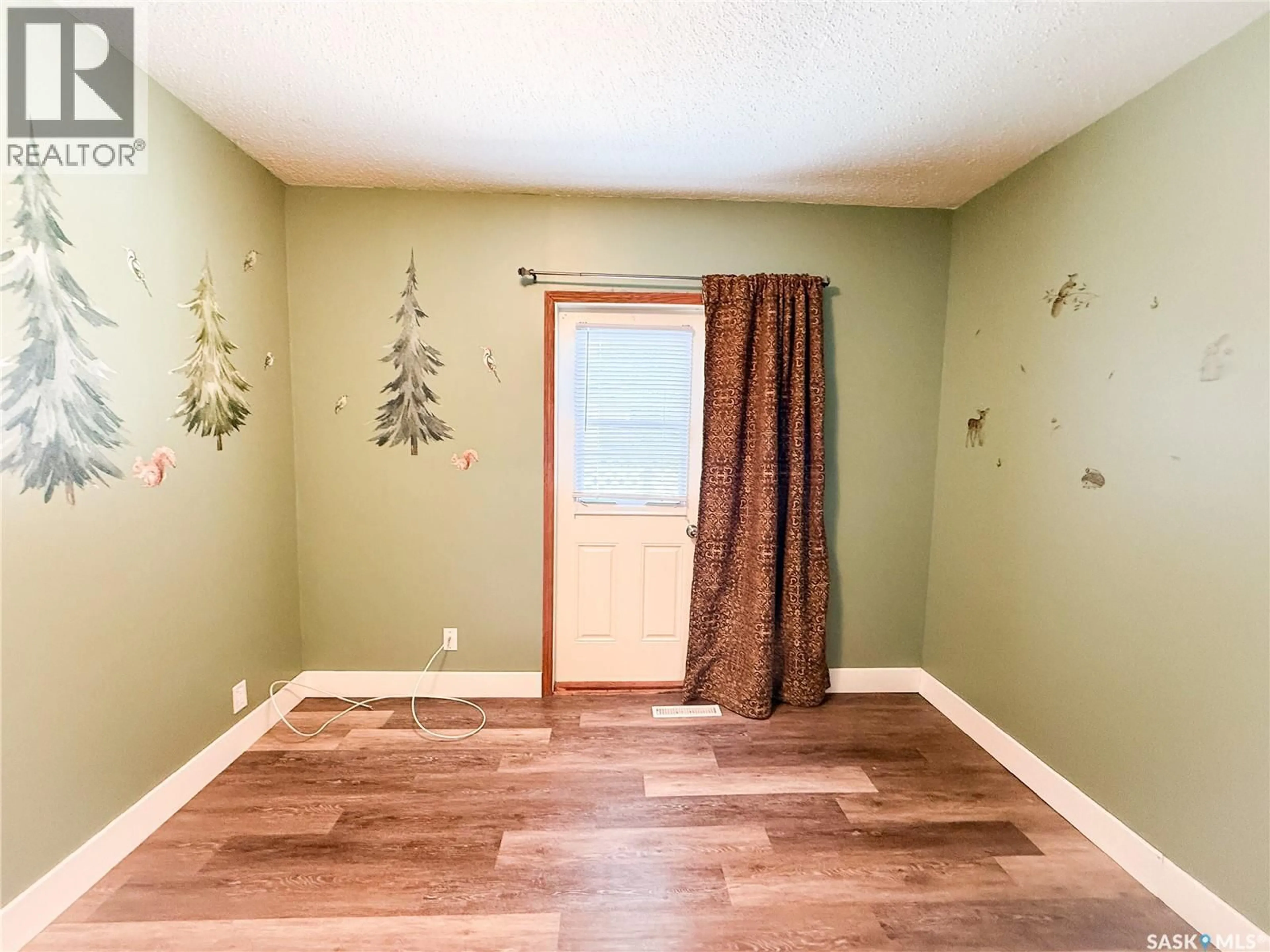 A pic of a room for 430 3RD STREET, Shaunavon Saskatchewan S0N2M0
