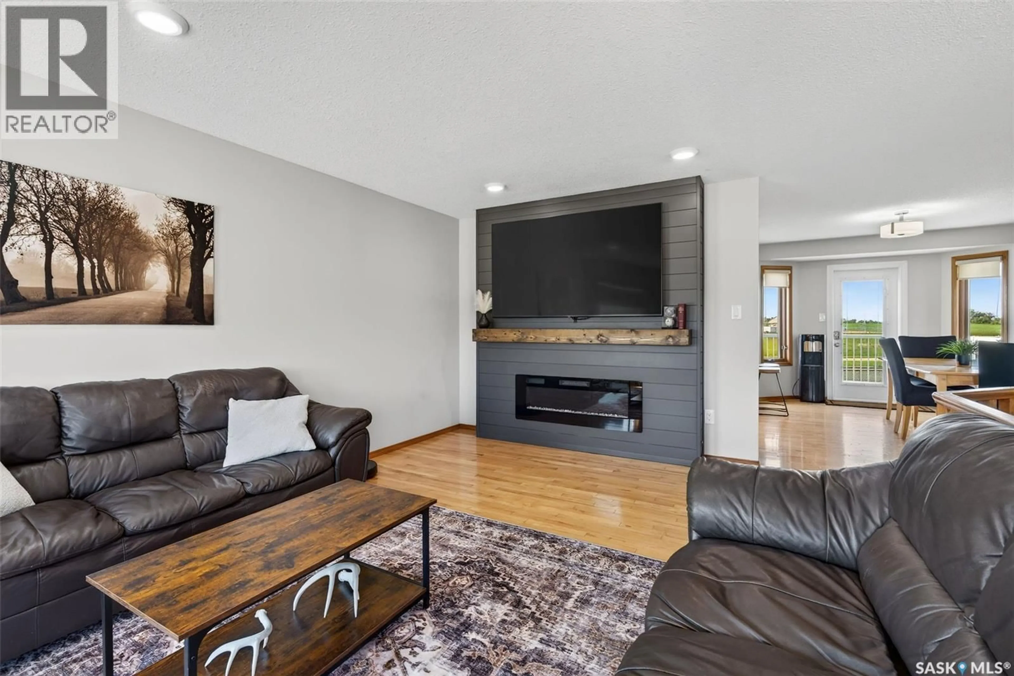 Living room with furniture, unknown for 531 MAHON DRIVE, Prince Albert Saskatchewan S6V7Z8