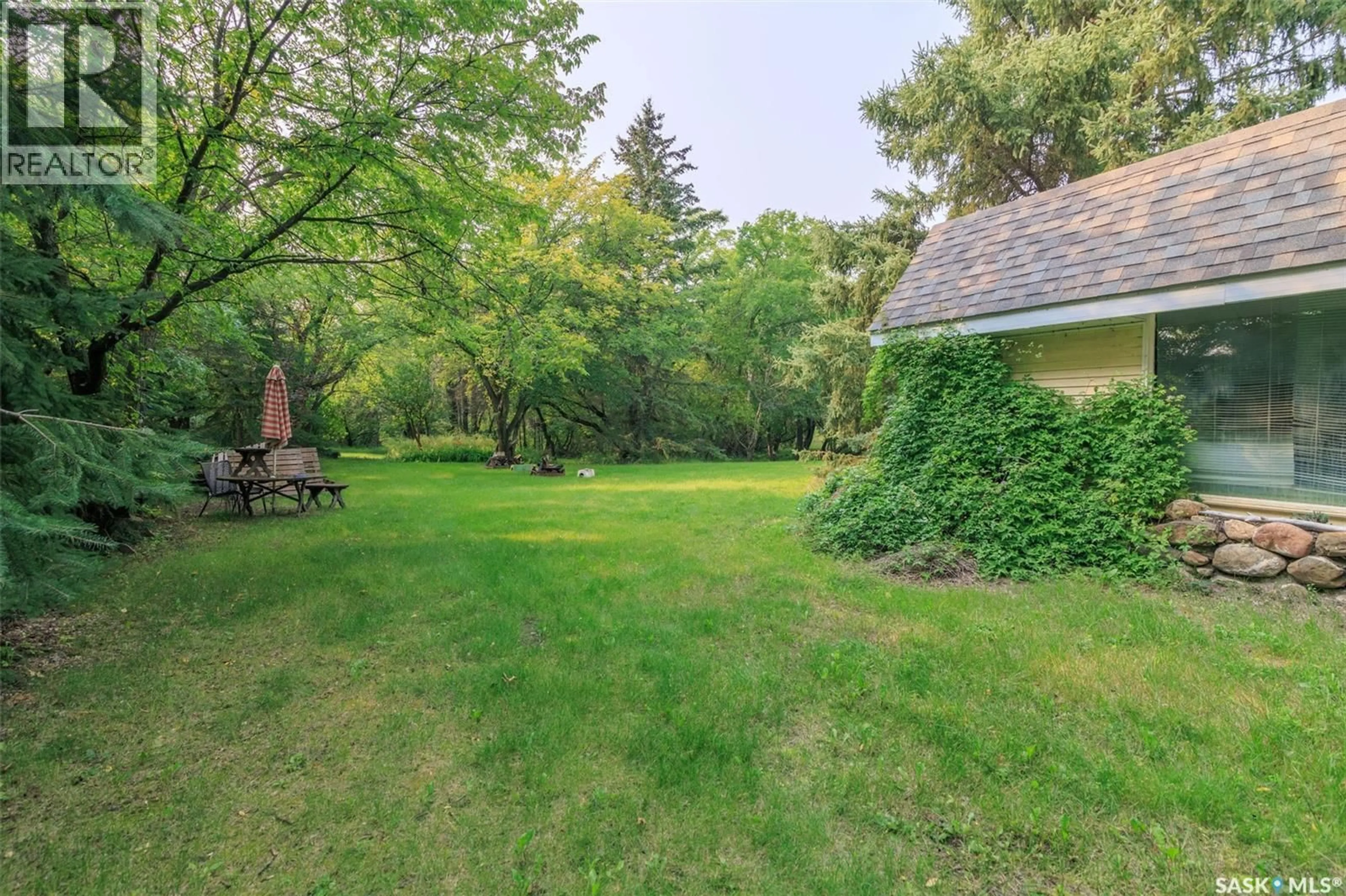 Patio, forest/trees view for WYN DAR HILL, Humboldt Rm No. 370 Saskatchewan S0K2A0