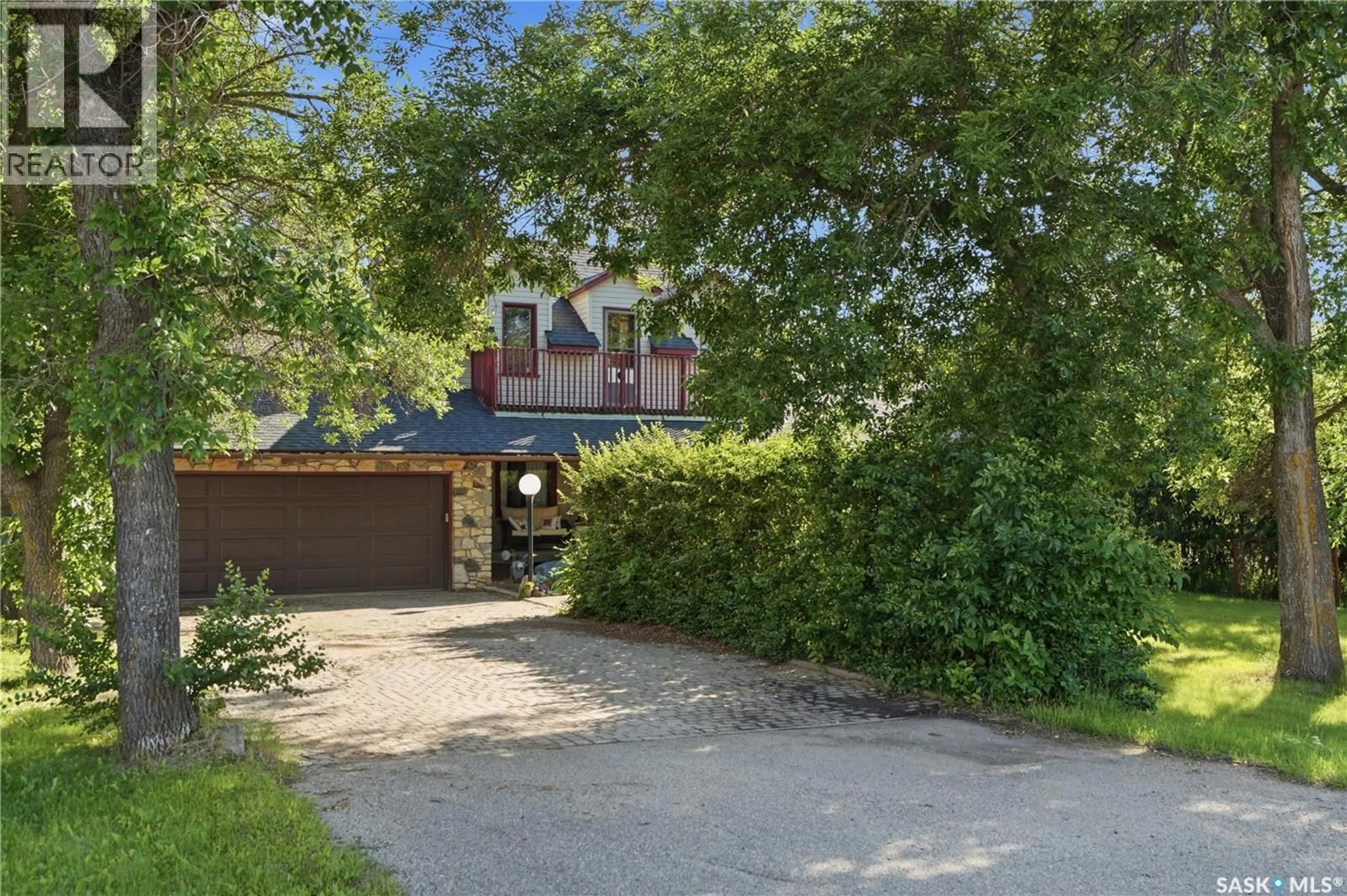 A pic from outside/outdoor area/front of a property/back of a property/a pic from drone, street for 516 1ST STREET, Waldheim Saskatchewan S0K4R0