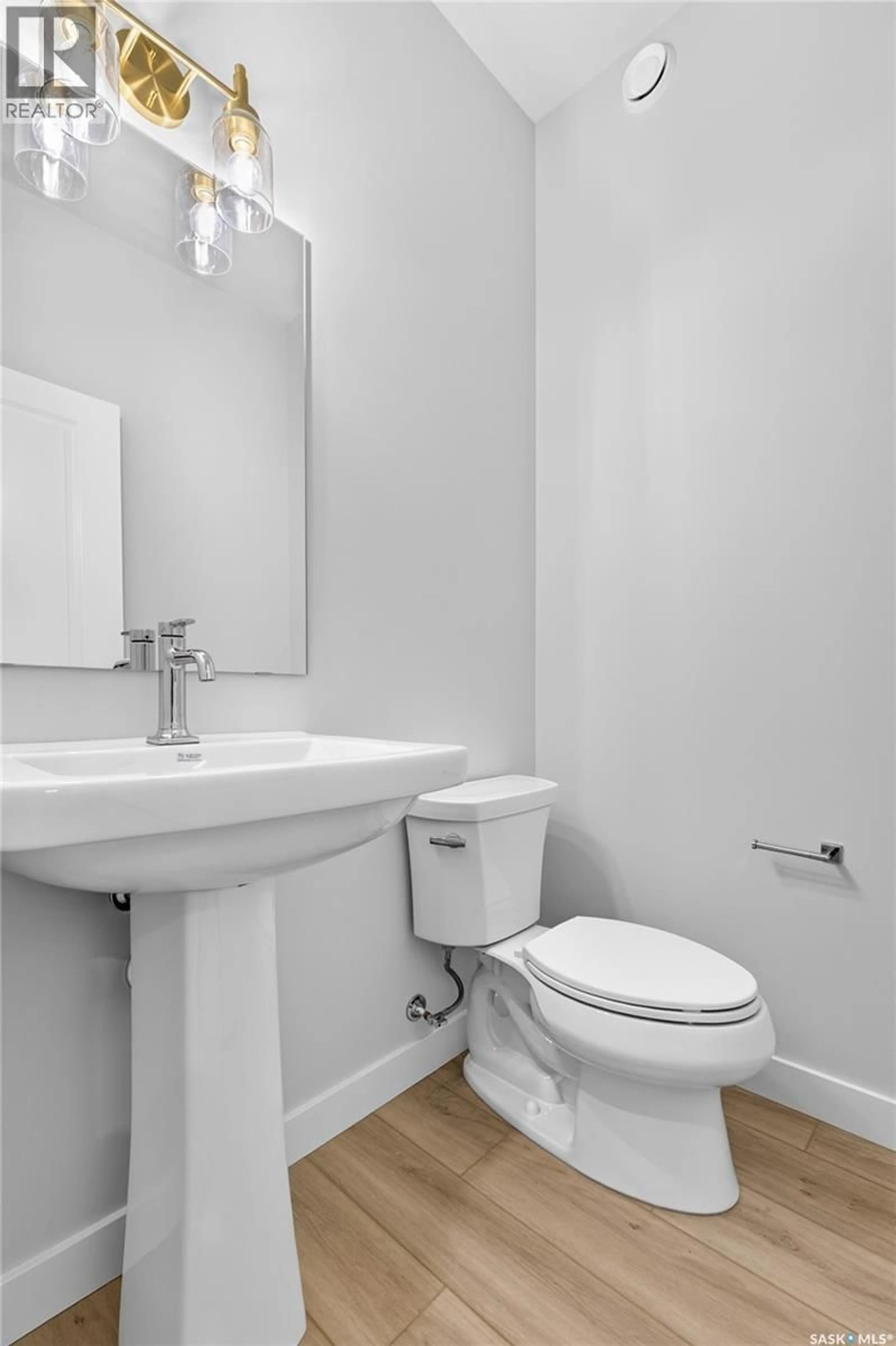 Standard bathroom, unknown for 426 COCKCROFT PLACE, Saskatoon Saskatchewan S7V1Y9