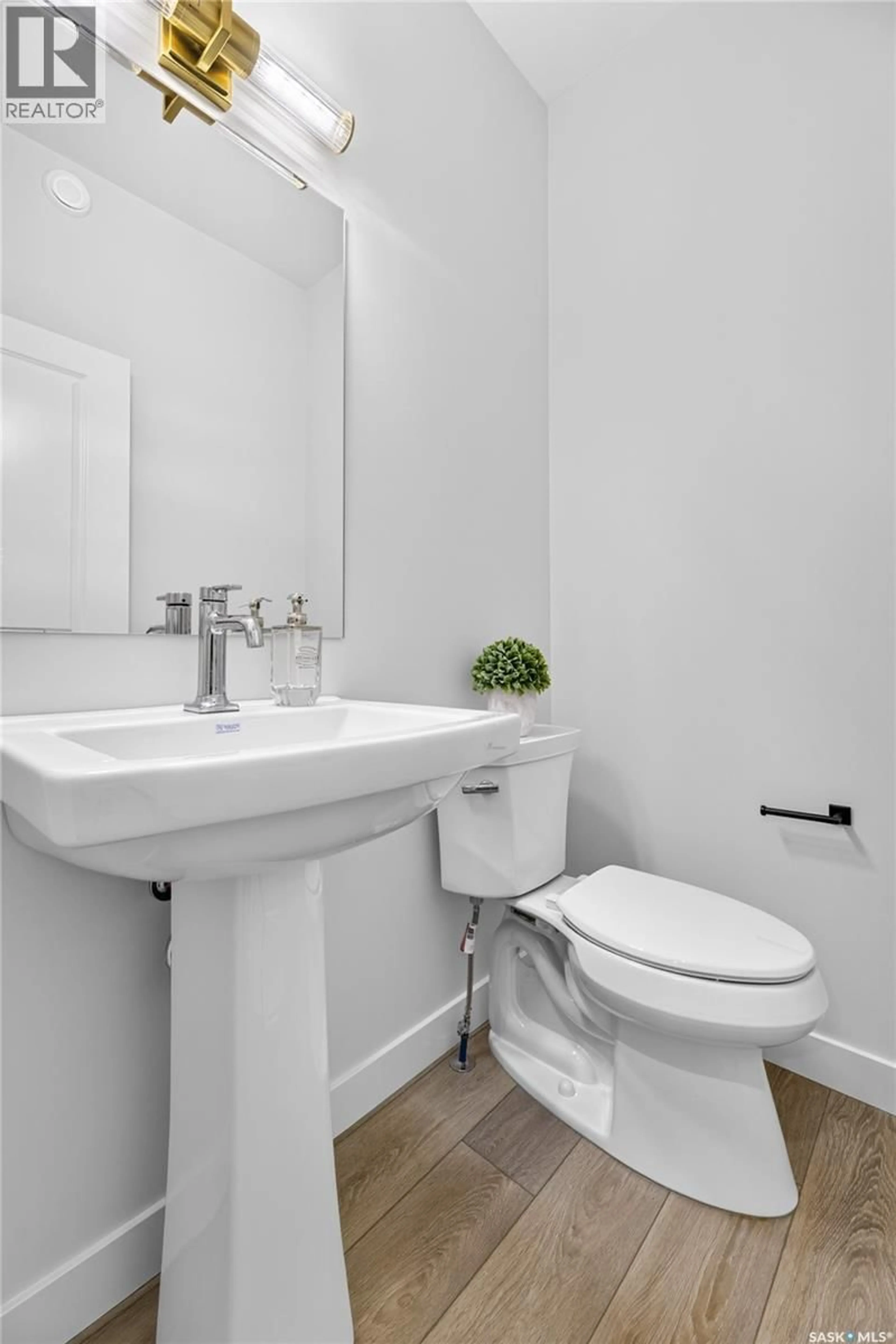 Standard bathroom, unknown for 6 830 BRIGHTON BOULEVARD, Saskatoon Saskatchewan S7V2A8