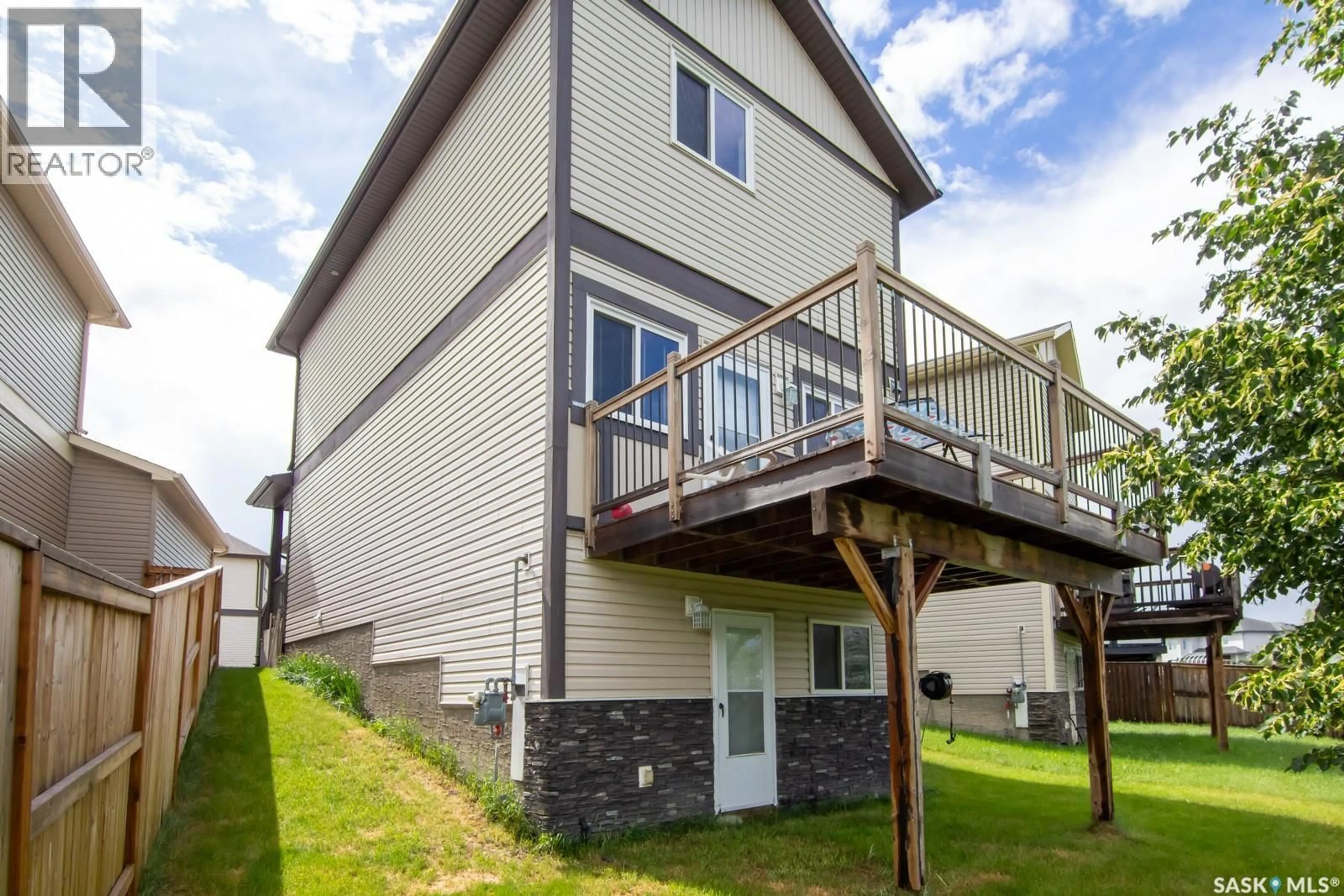 Home with vinyl exterior material, unknown for 202 - 16 MCKAGUE CRESCENT, Saskatoon Saskatchewan S7R0L8