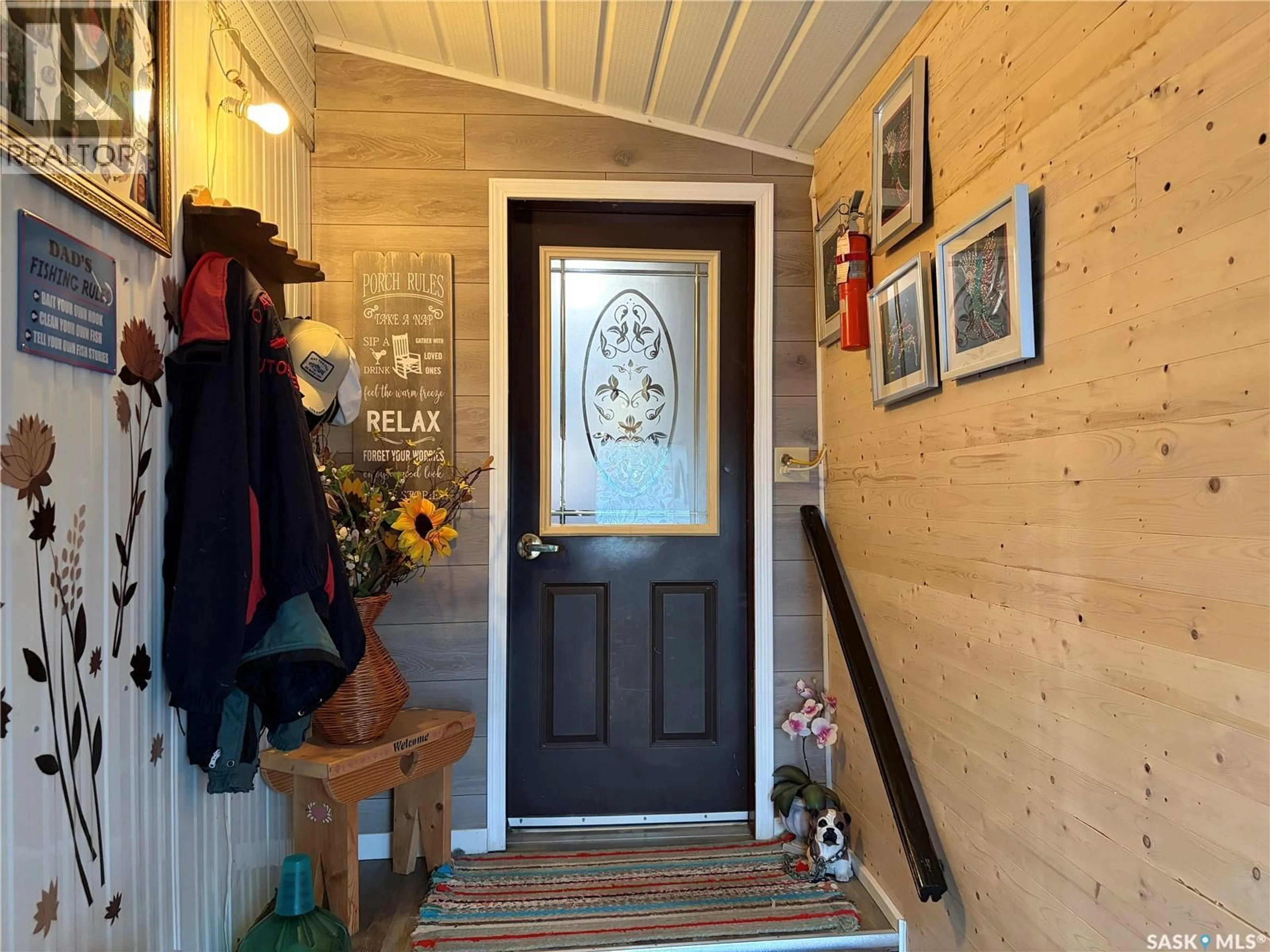 Indoor entryway for 34 COLUMBUS DRIVE, Fishing Lake Saskatchewan S0A1A0