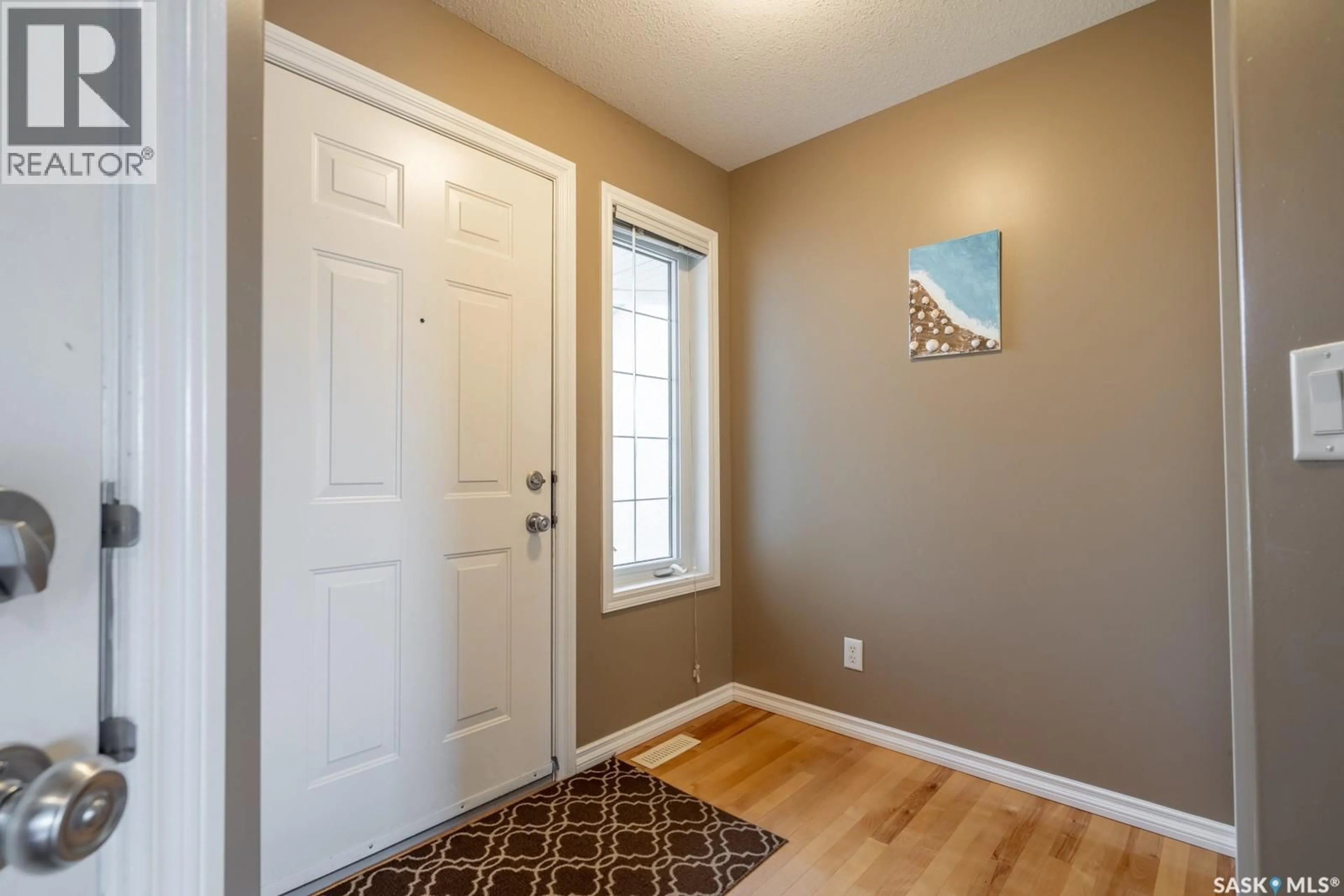 Indoor entryway for 30 2400 TELL PLACE, Regina Saskatchewan S4V3E3