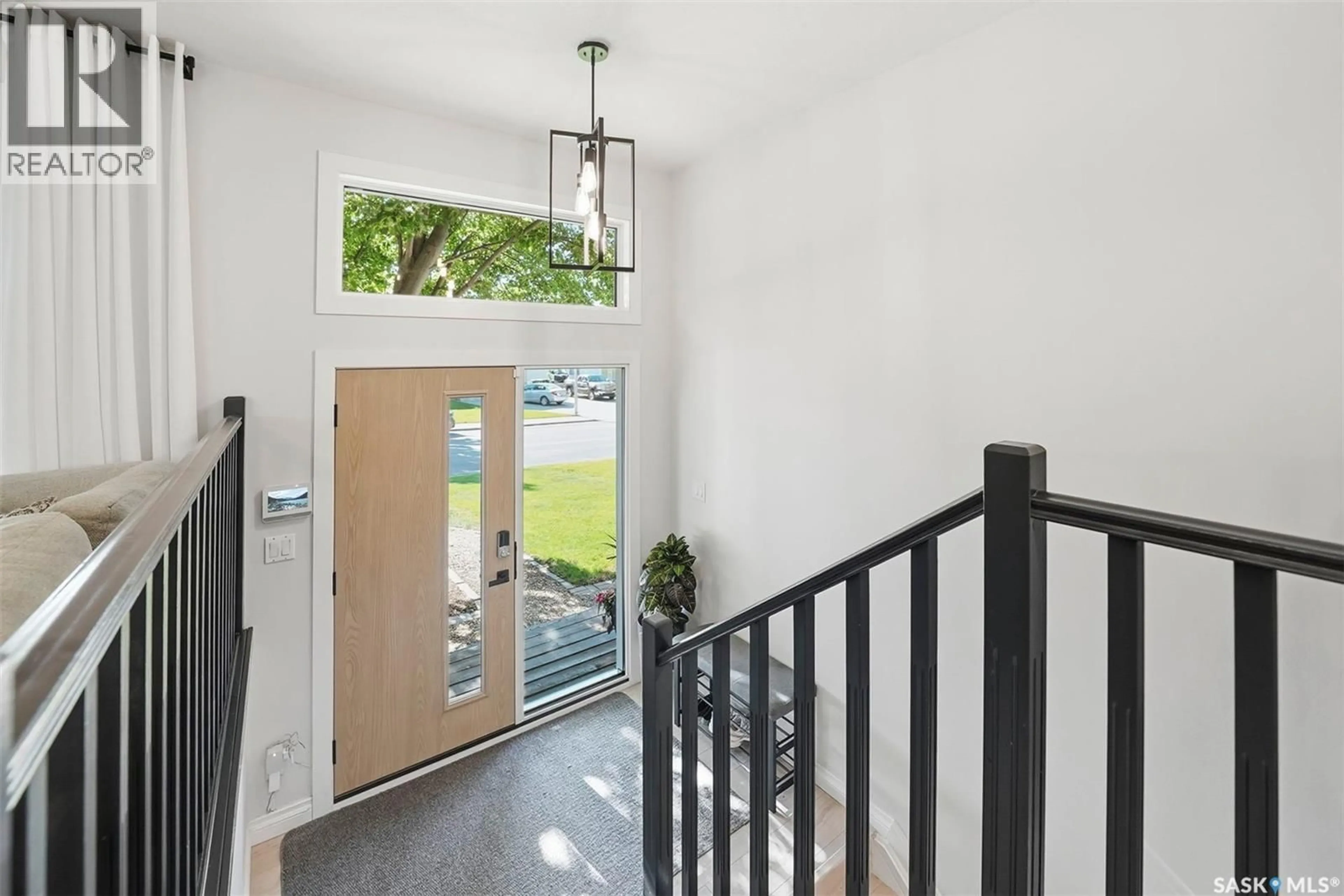 Indoor entryway for 1214 ELEVATOR ROAD, Saskatoon Saskatchewan S7M3X2