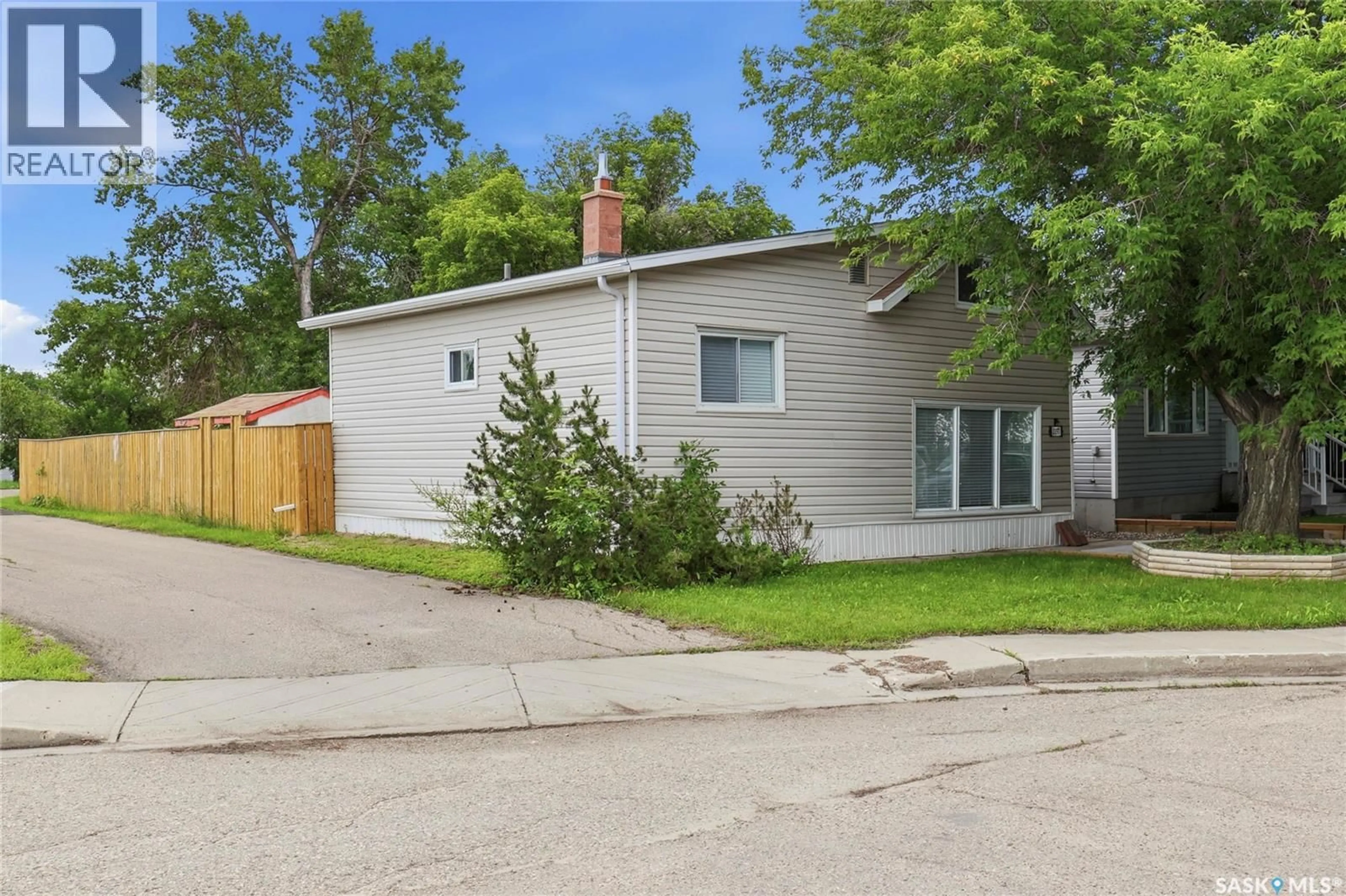 Unknown for 2157 FRANCIS STREET, Regina Saskatchewan S4N2P4