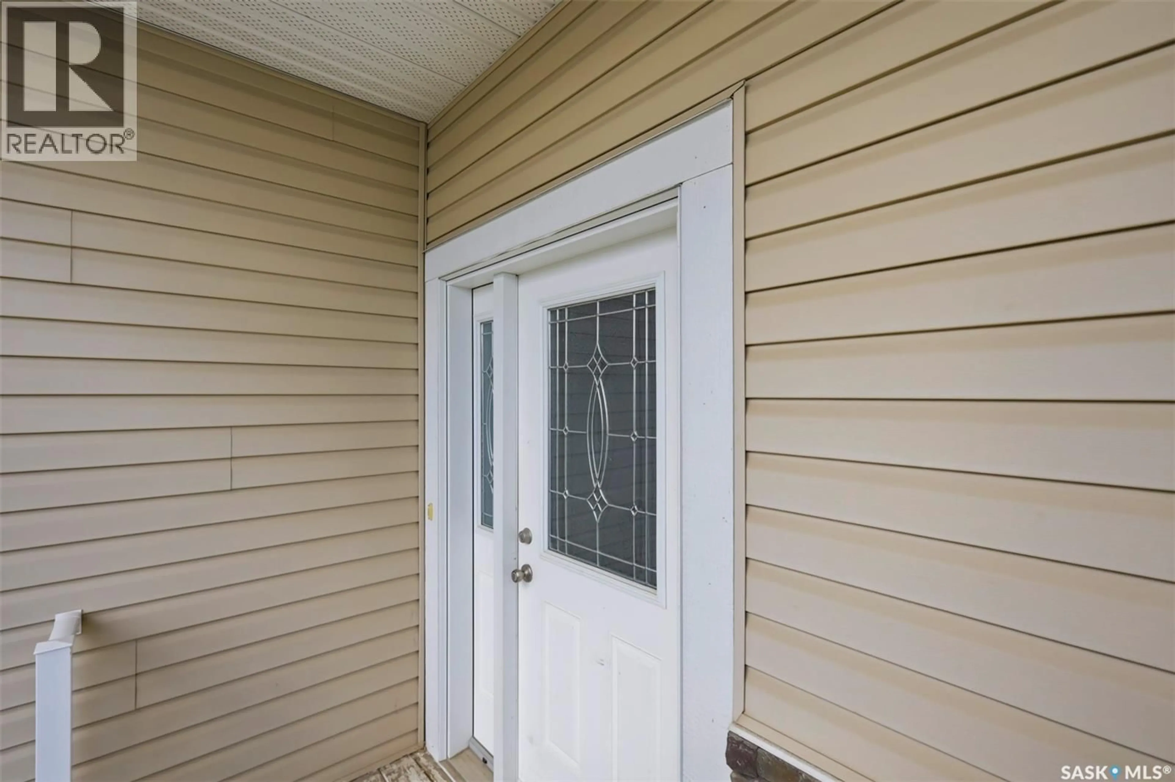 Indoor entryway for 123 HENICK CRESCENT, Saskatoon Saskatchewan S7R0J9