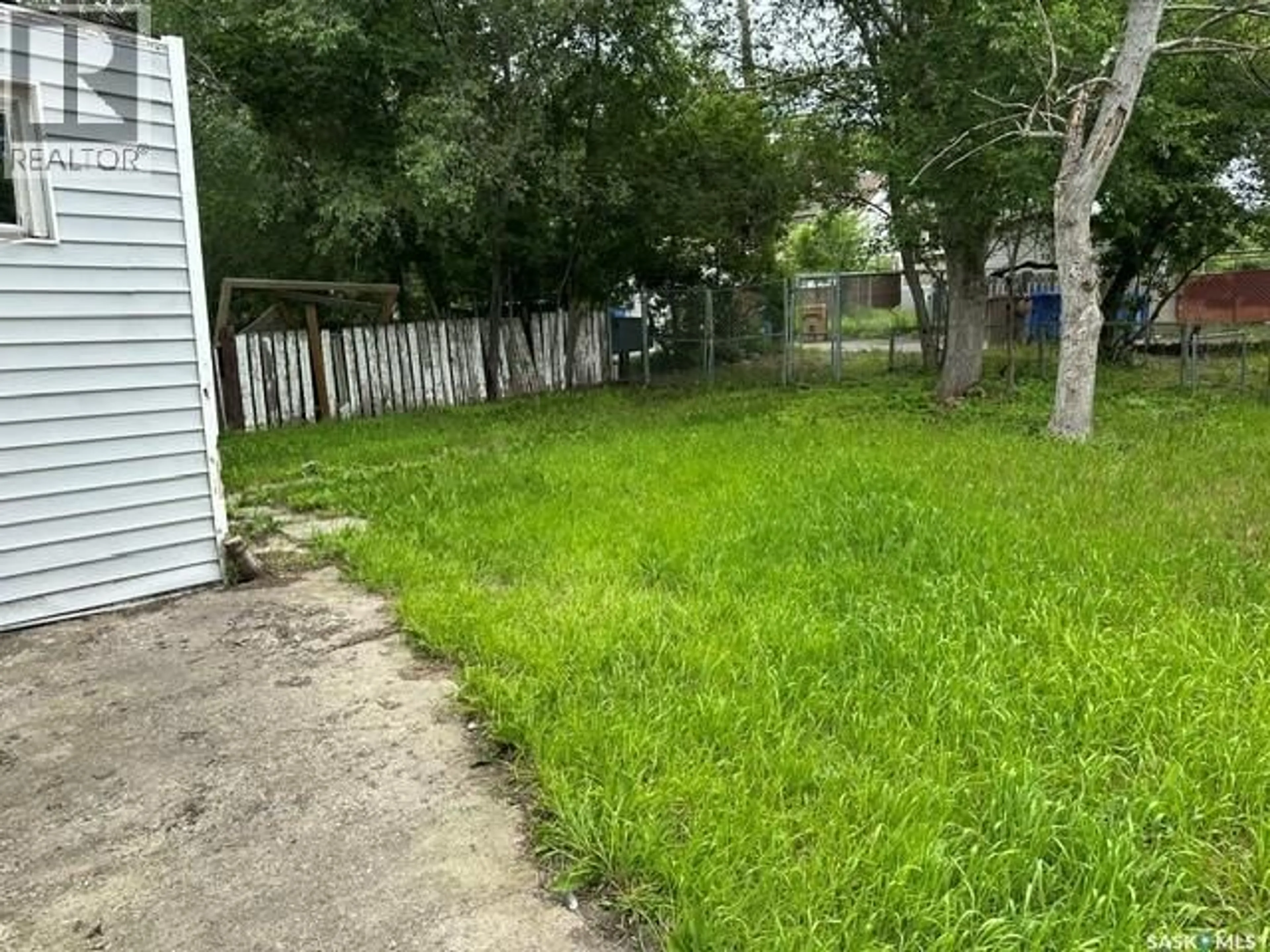 Shed for 1447 ELPHINSTONE STREET, Regina Saskatchewan S4T3M7