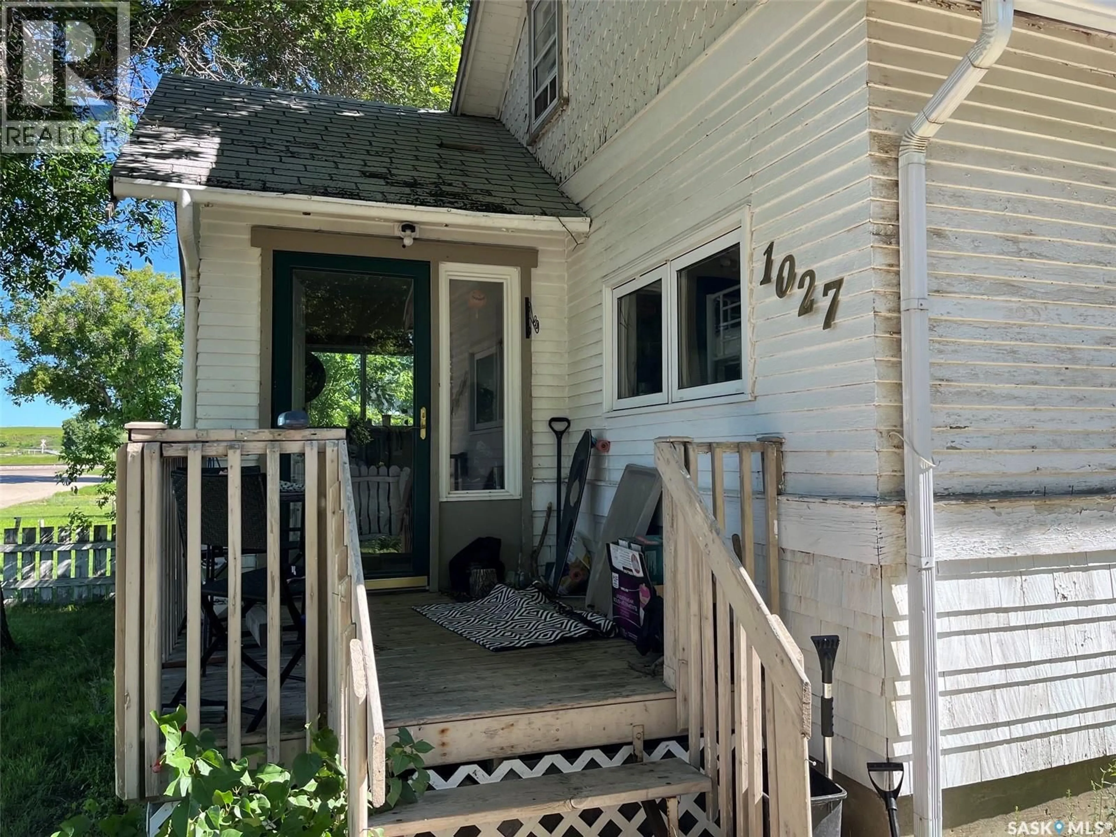 Unknown for 1027 7TH AVENUE, Moose Jaw Saskatchewan S6H1M9