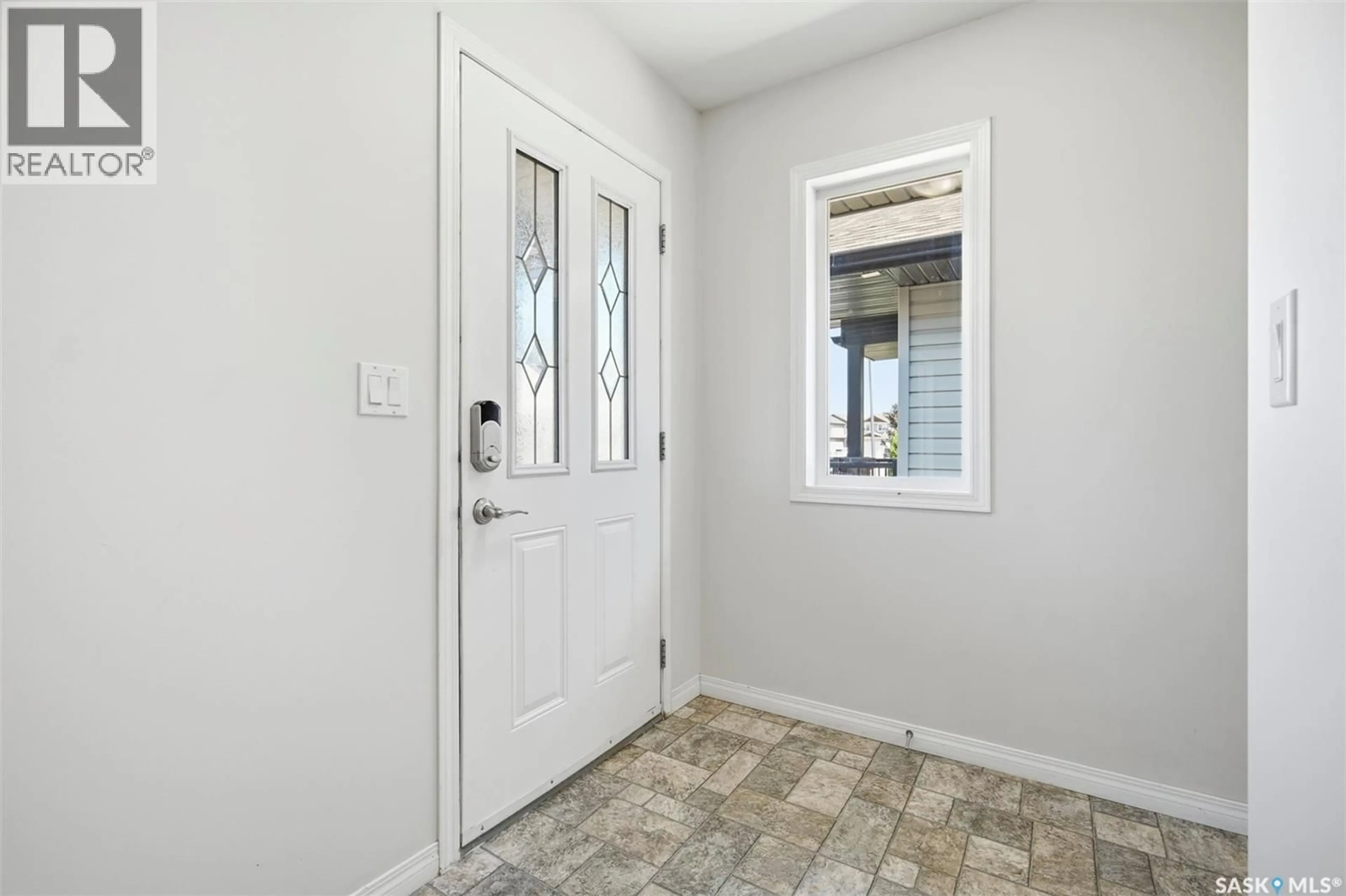 Indoor entryway for 435 COAD MANOR, Saskatoon Saskatchewan S7R0C6