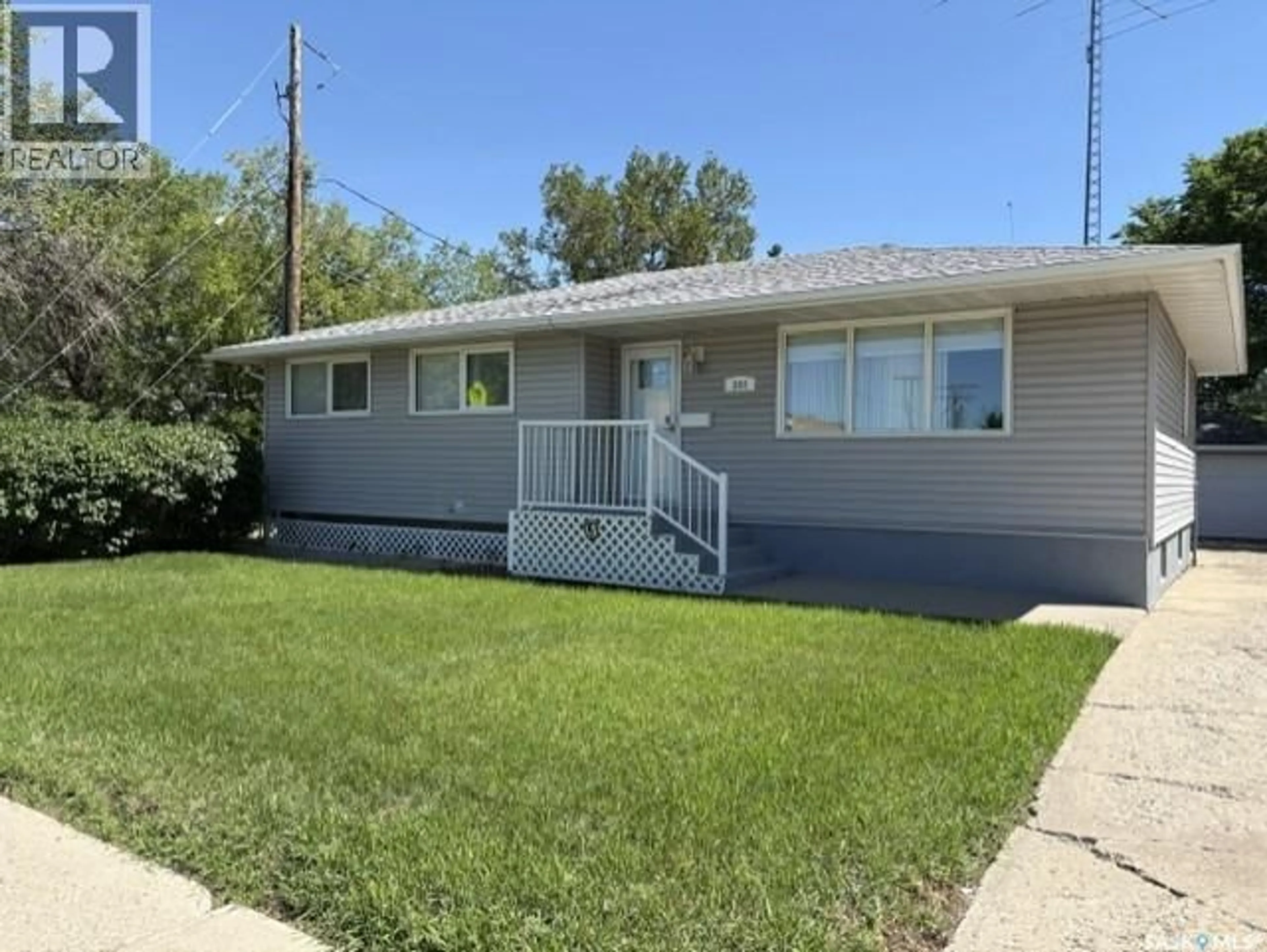 Home with vinyl exterior material, street for 203 ARGYLE STREET, Regina Saskatchewan S4R4C5