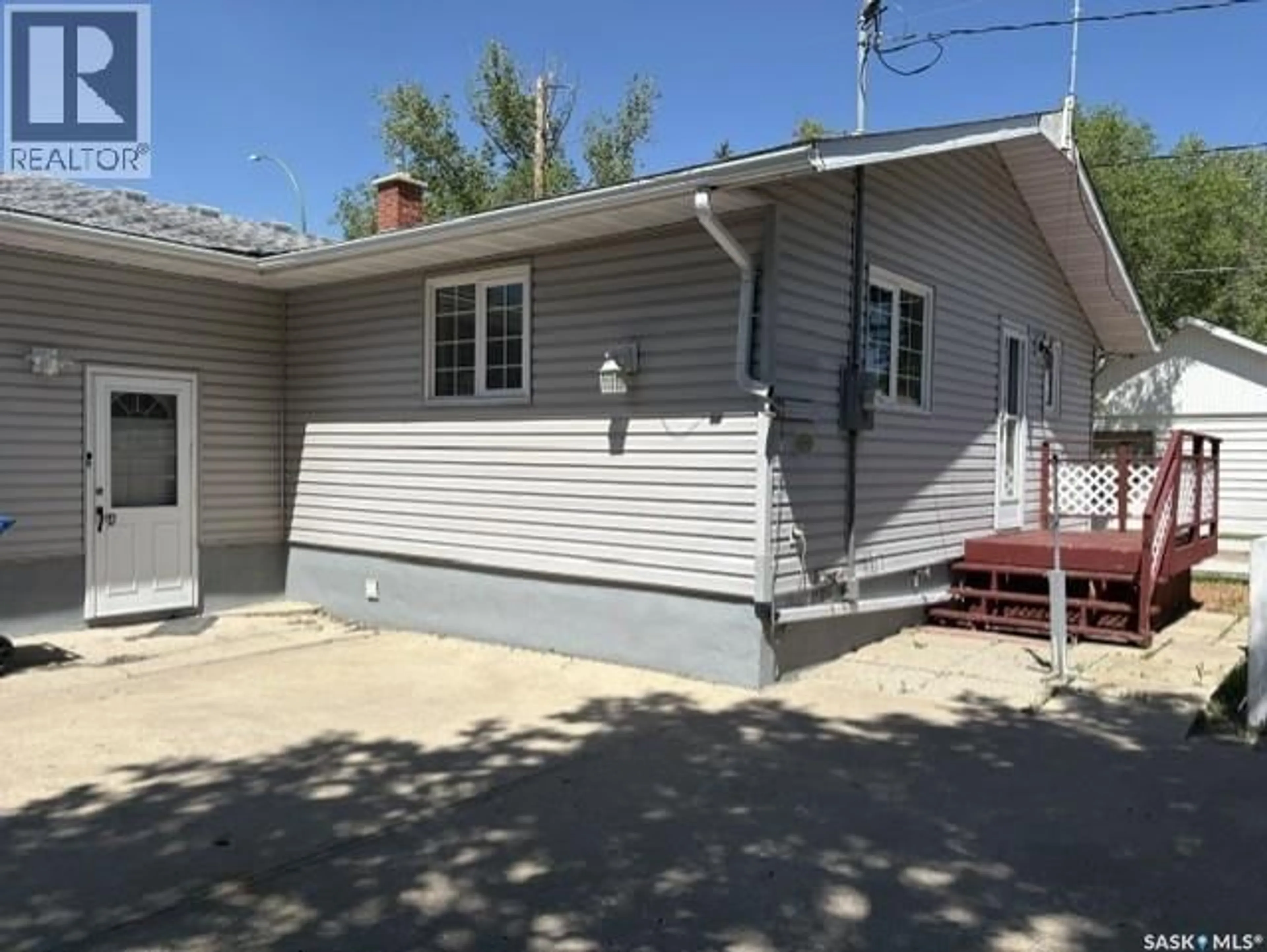 Home with vinyl exterior material, building for 203 ARGYLE STREET, Regina Saskatchewan S4R4C5