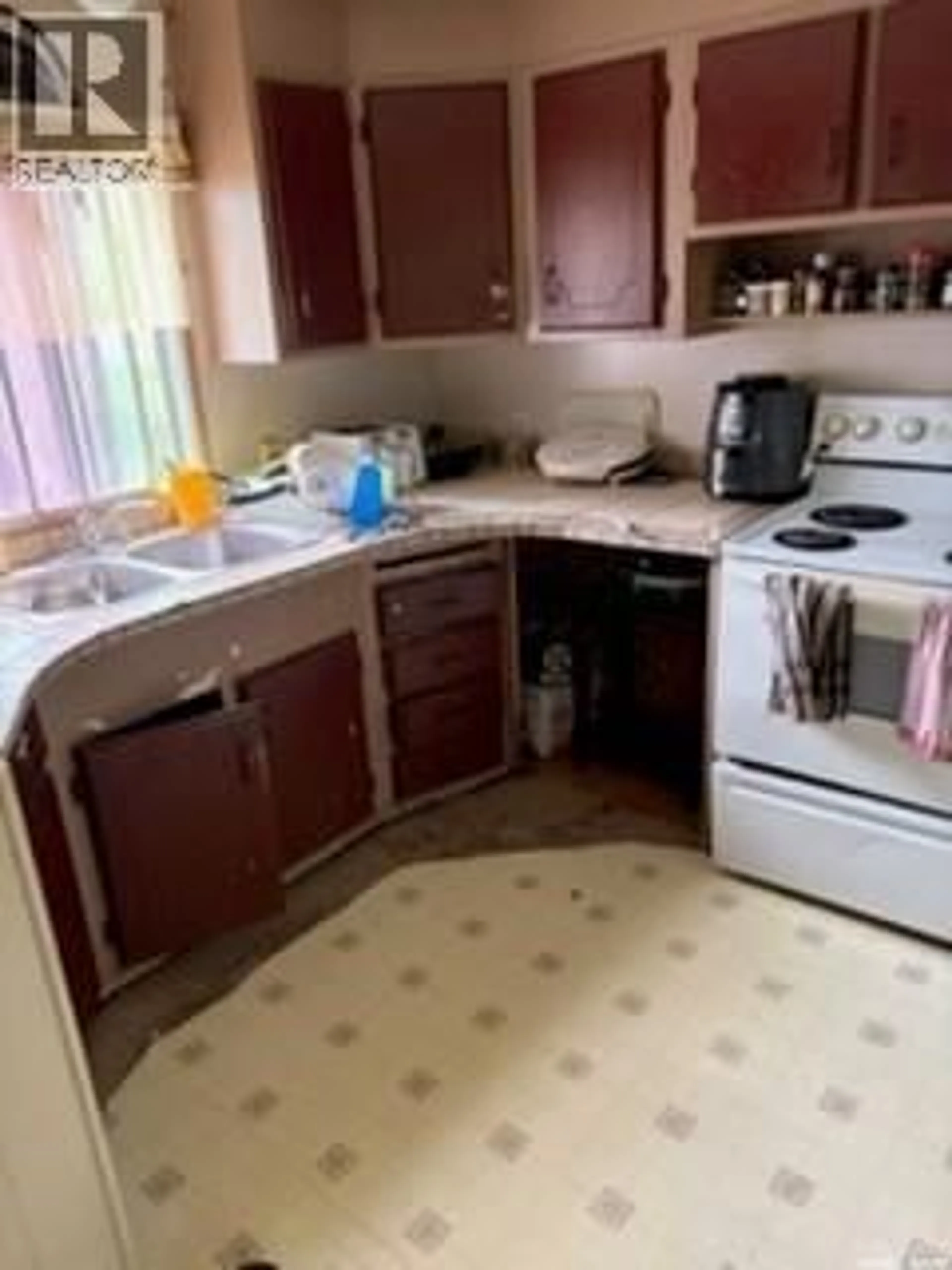 Standard kitchen, floor is not visible for 123 LOCHRIE CRESCENT, Saskatoon Saskatchewan S7M5E3