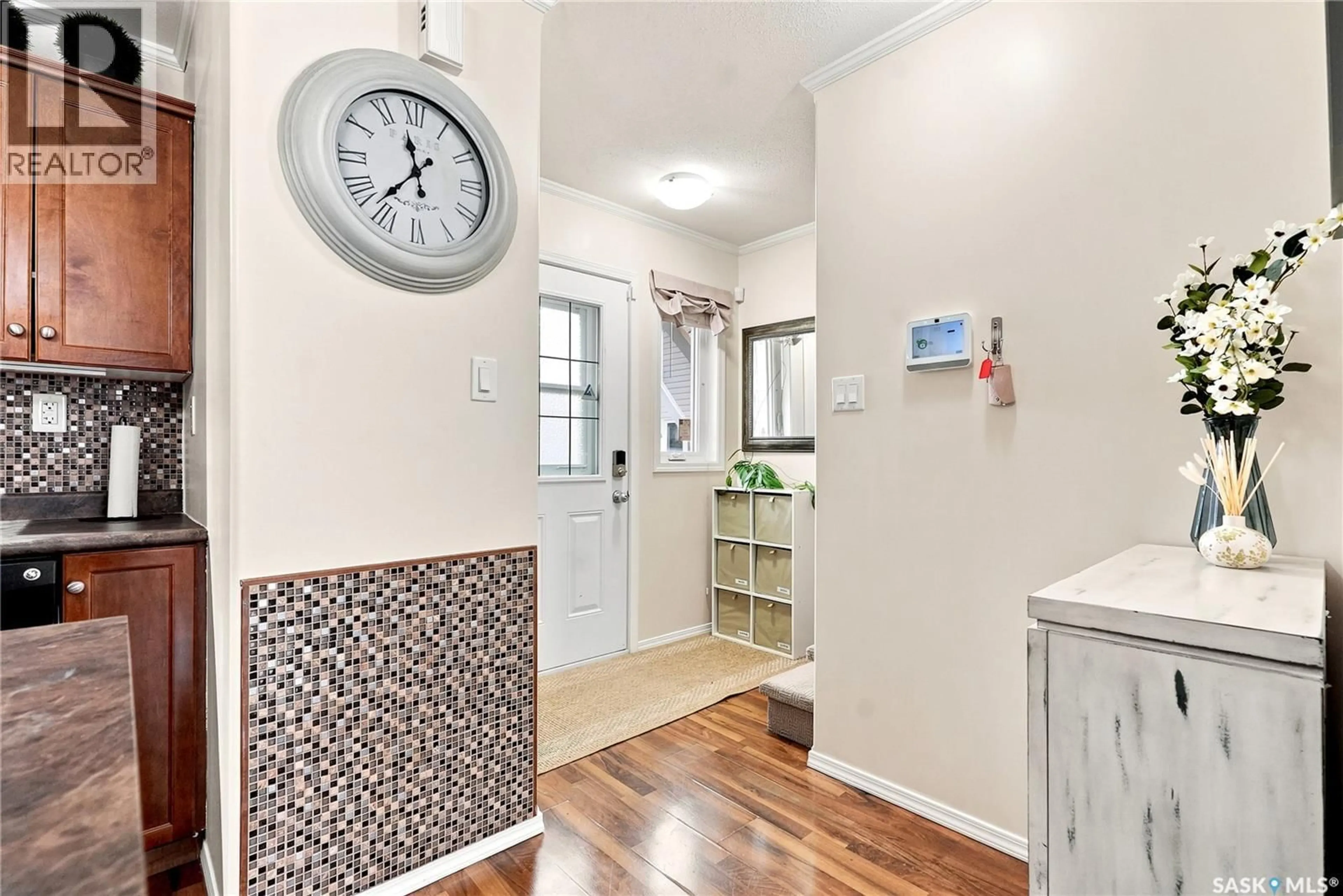 Indoor entryway for 1101 715 HART ROAD, Saskatoon Saskatchewan S7M3Y9