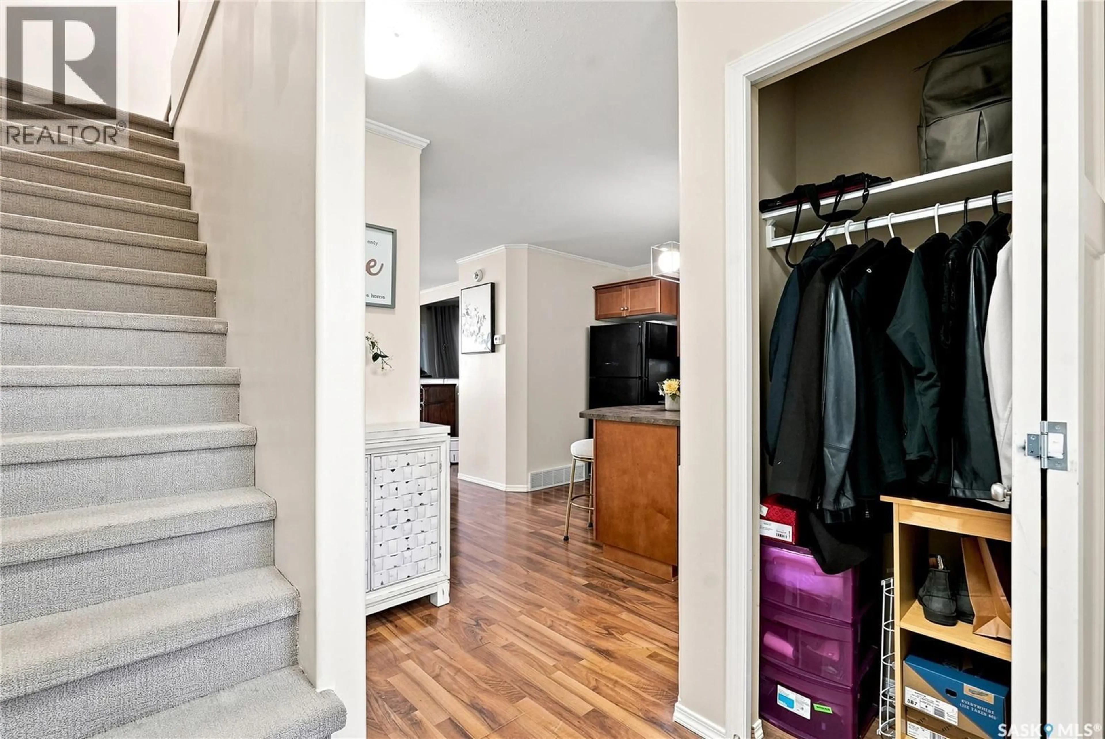 Indoor entryway for 1101 715 HART ROAD, Saskatoon Saskatchewan S7M3Y9